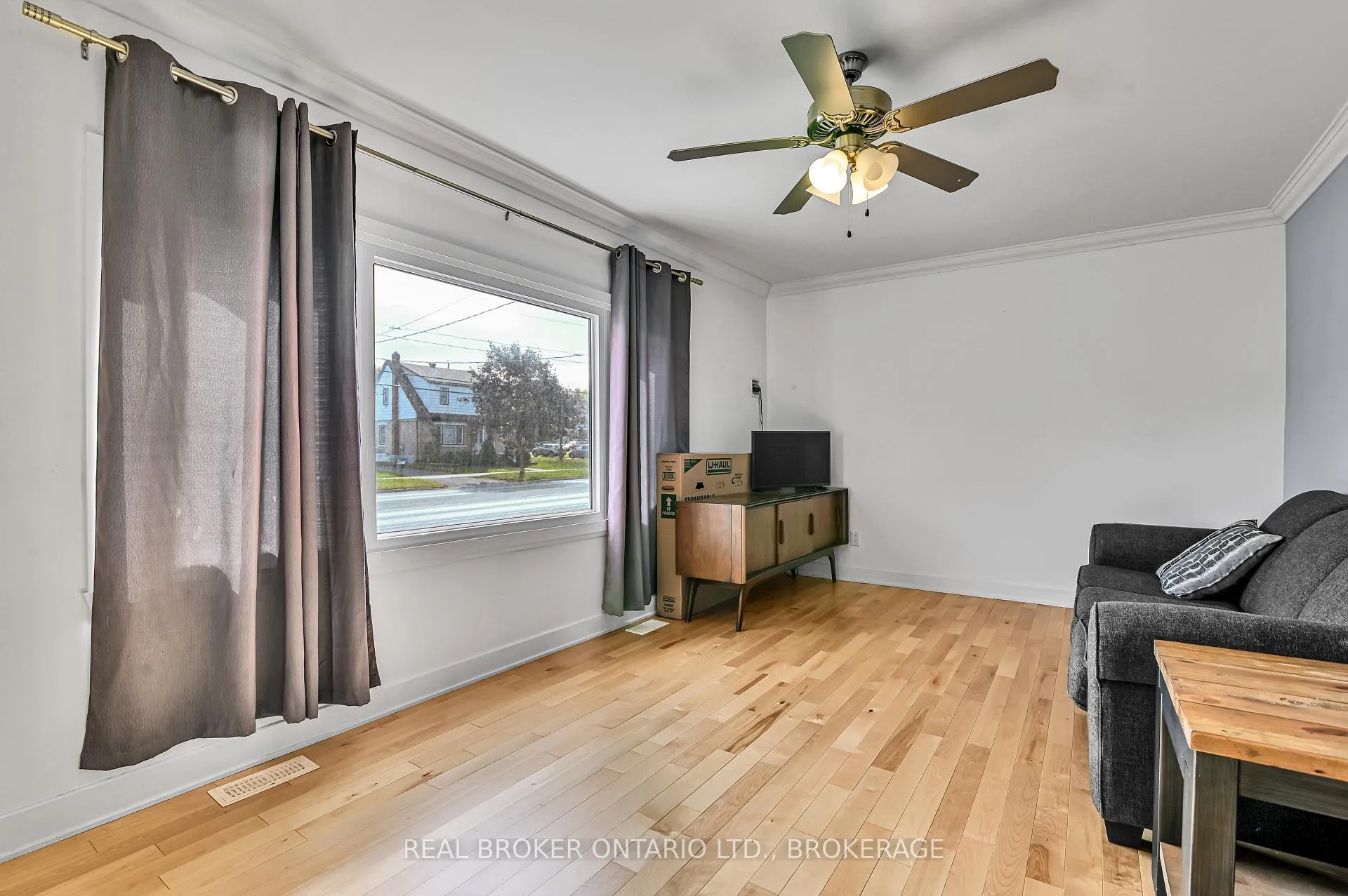 Photo 3 of 1006 Second Street E, Cornwall — HOMEH