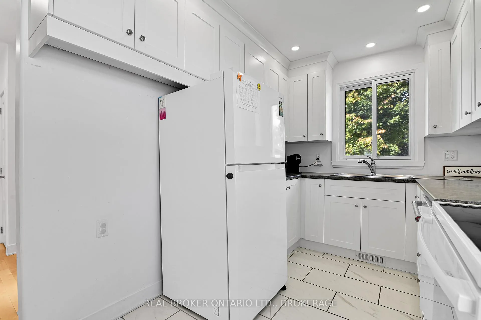 Photo 7 of 1006 Second Street E, Cornwall — HOMEH