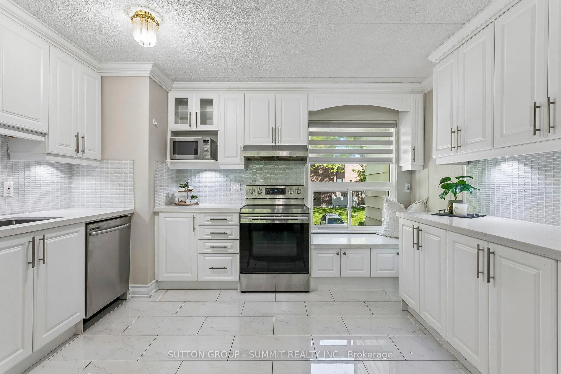 Front of Unit 211, 180 Mississauga Valley Boulevard