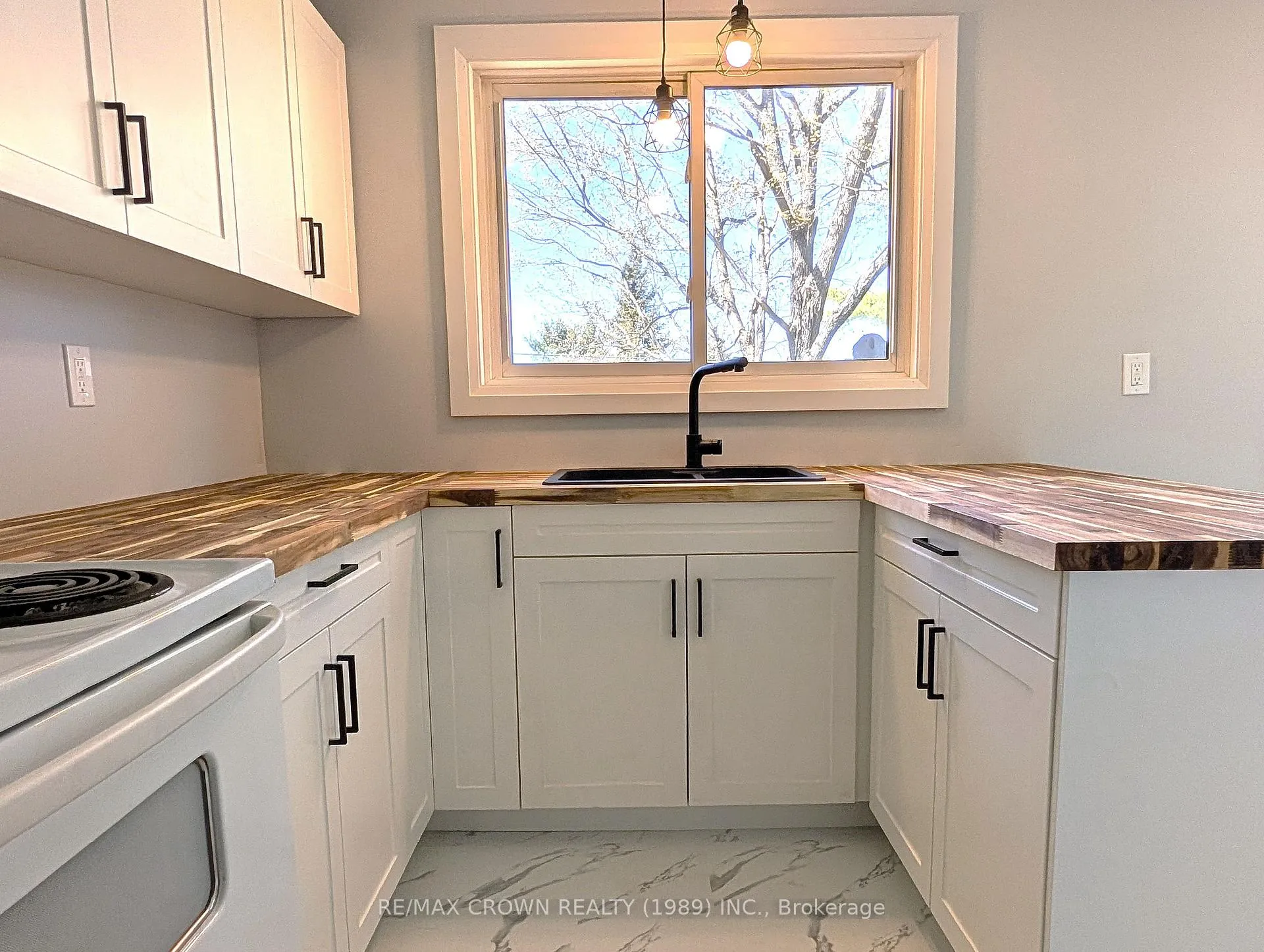 Photo 10 of 926 Corbeil Road, East Ferris, Corbeil — HOMEH