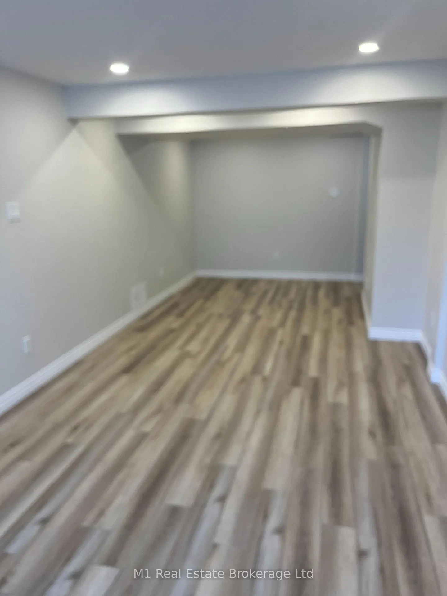 Photo 3 of 353 Imperial Road S, Guelph, Willow West/Sugarbush/West Acres — HOMEH