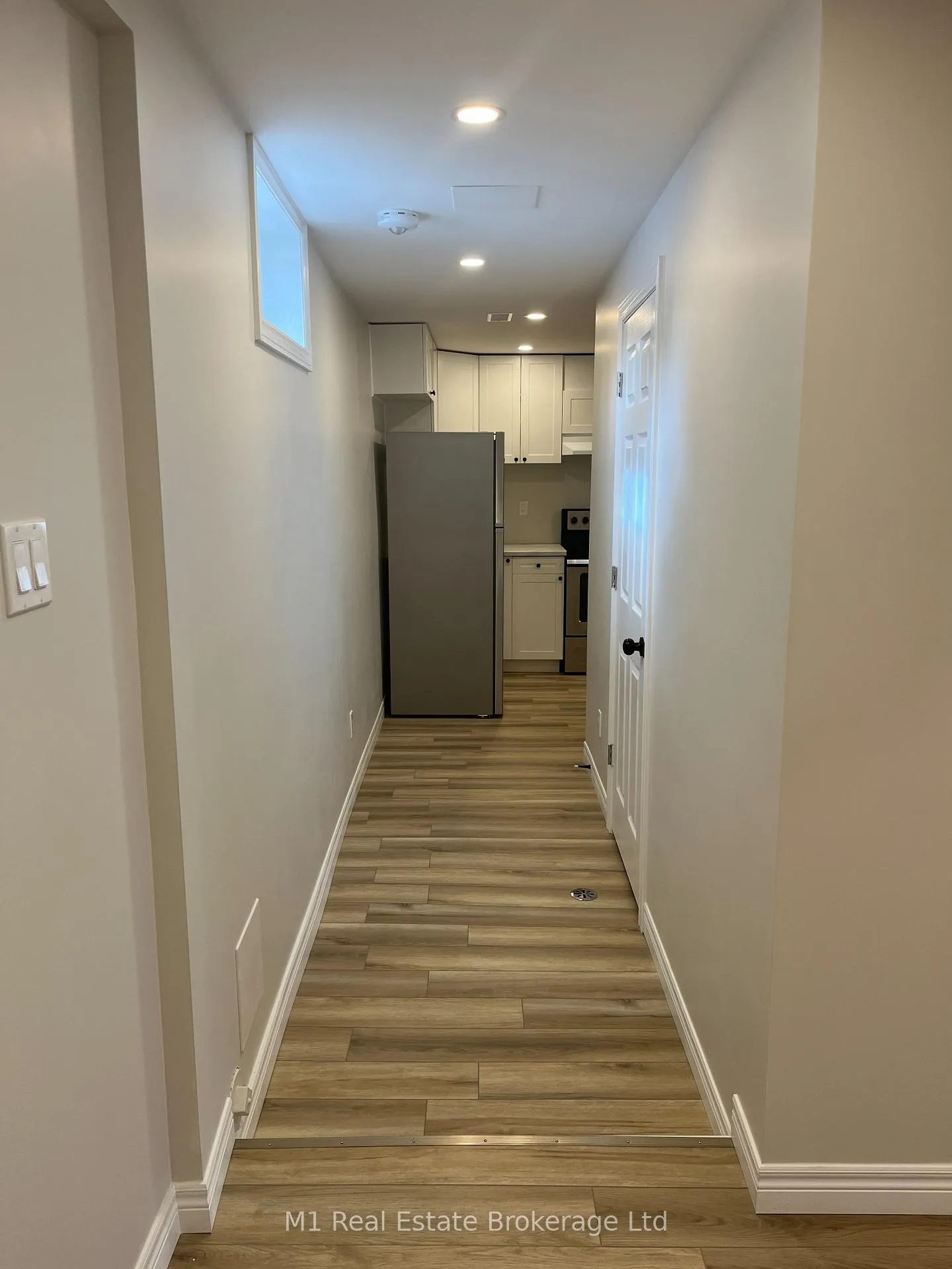 Photo 4 of 353 Imperial Road S, Guelph, Willow West/Sugarbush/West Acres — HOMEH