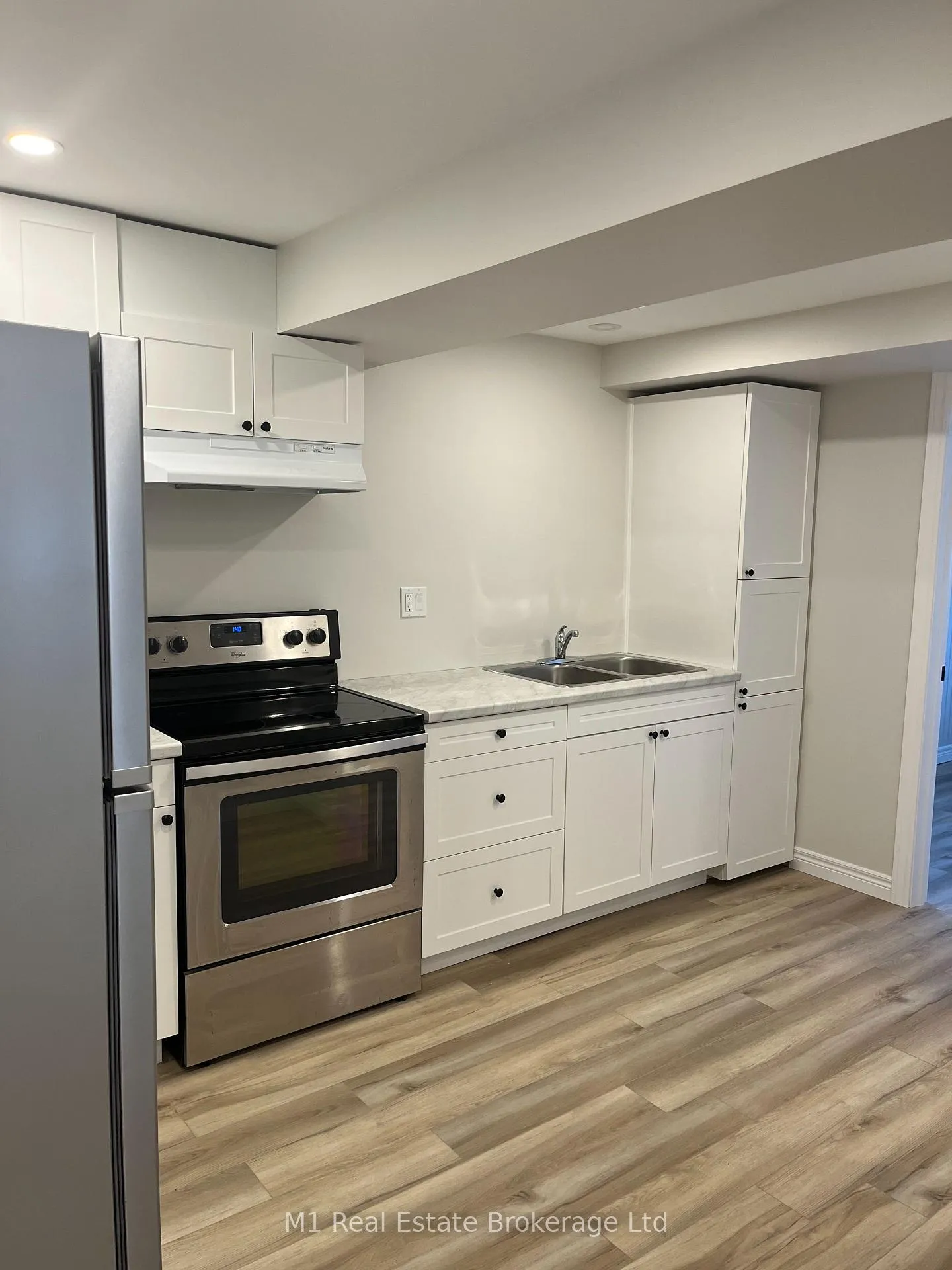 Photo 6 of 353 Imperial Road S, Guelph, Willow West/Sugarbush/West Acres — HOMEH