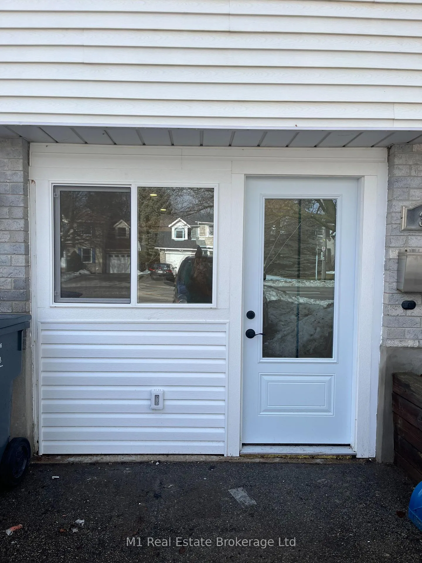 Photo 14 of 353 Imperial Road S, Guelph, Willow West/Sugarbush/West Acres — HOMEH