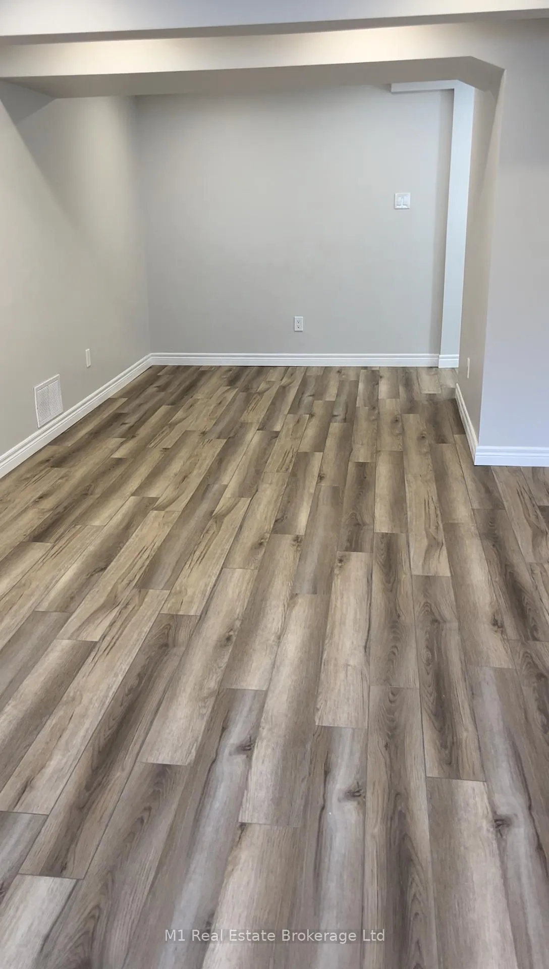 Photo 15 of 353 Imperial Road S, Guelph, Willow West/Sugarbush/West Acres — HOMEH