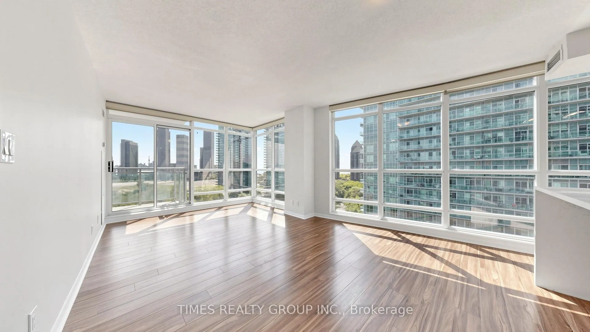 Photo 5 of Unit 1407, 185 Legion Road N, Etobicoke, Mimico — HOMEH