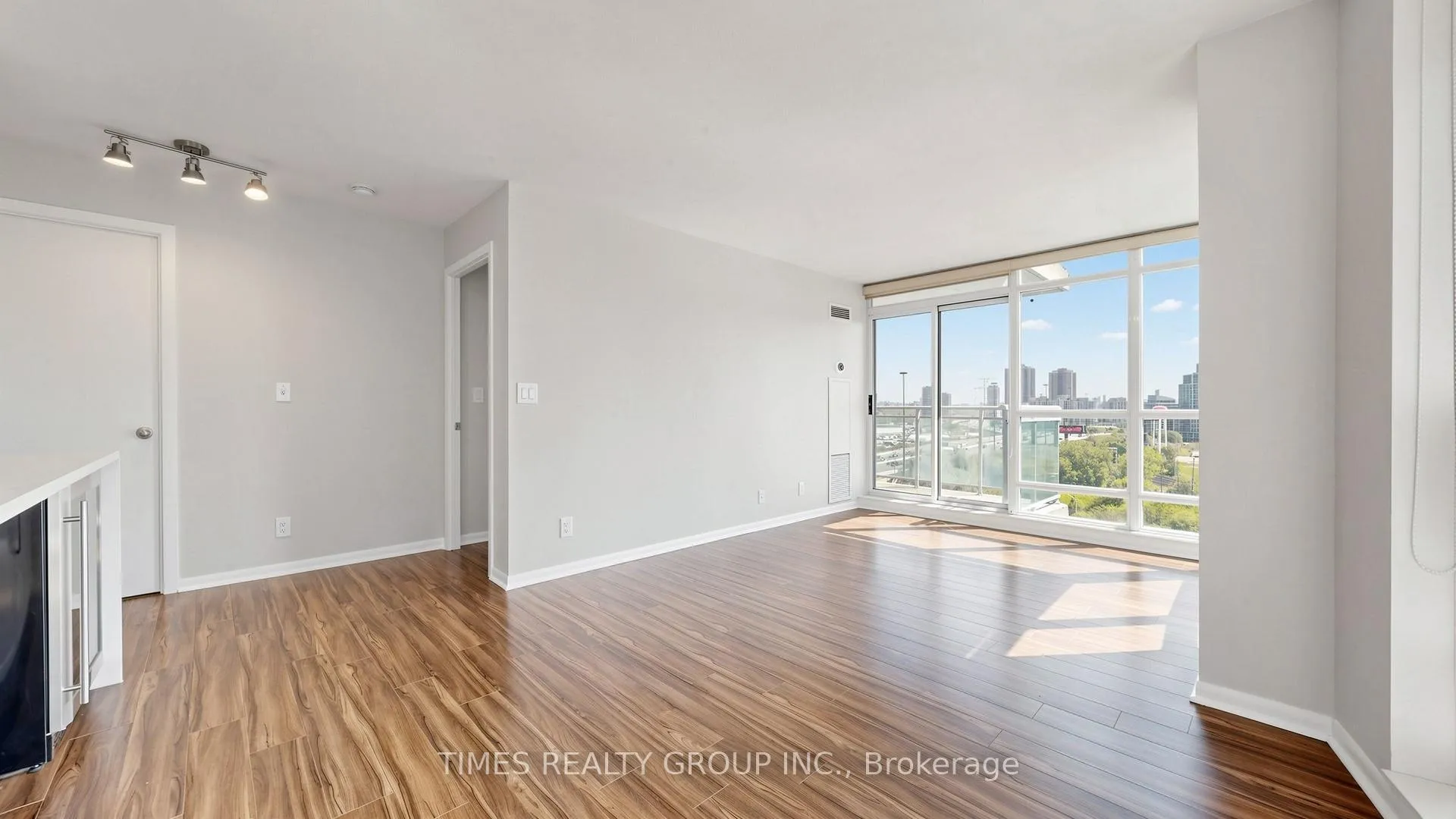 Photo 7 of Unit 1407, 185 Legion Road N, Etobicoke, Mimico — HOMEH