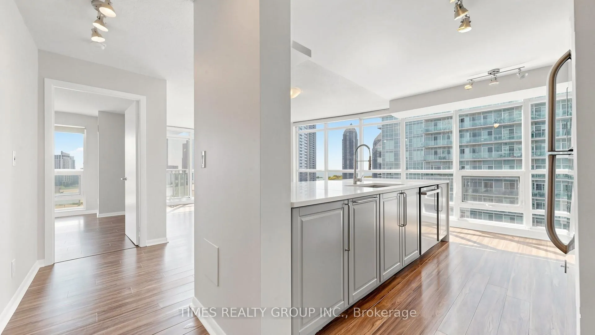 Photo 10 of Unit 1407, 185 Legion Road N, Etobicoke, Mimico — HOMEH