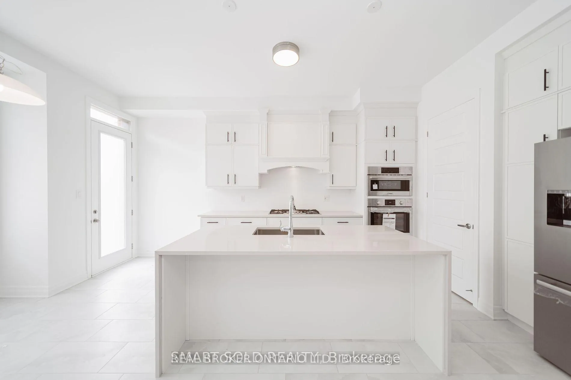 Photo 3 of 6 Azure Drive, Markham, Rural Markham — HOMEH