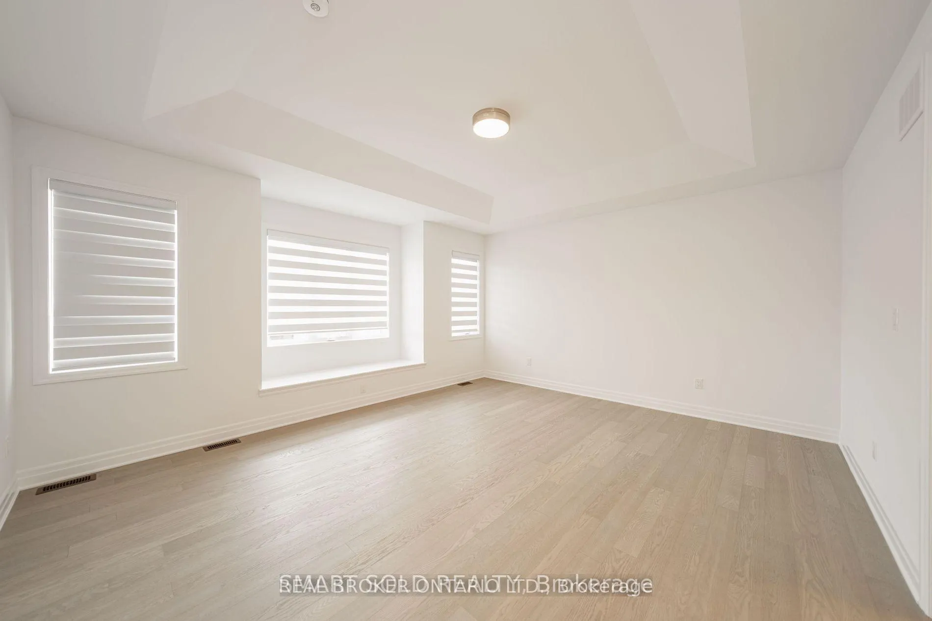 Photo 12 of 6 Azure Drive, Markham, Rural Markham — HOMEH