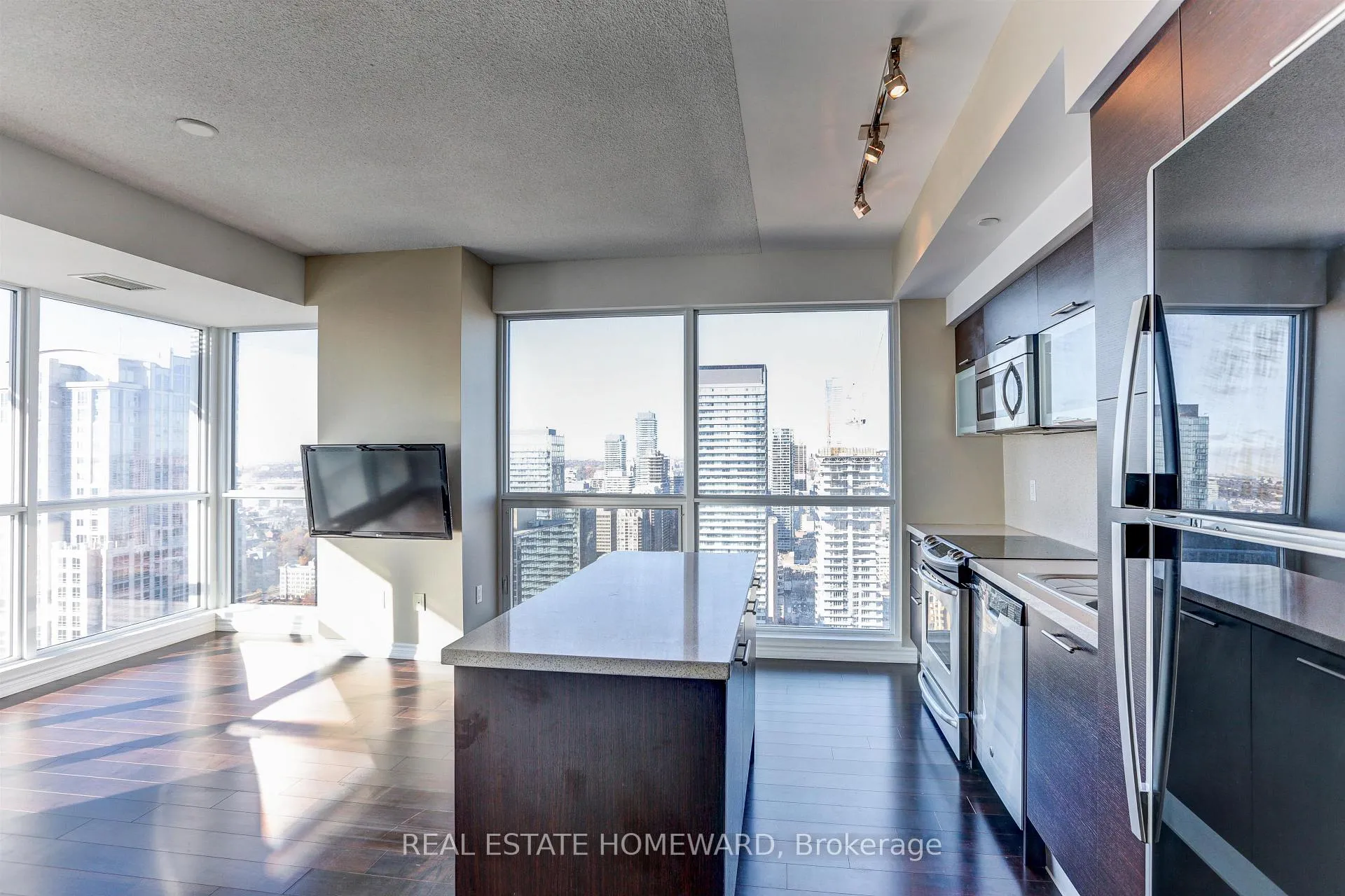 Photo 5 of Unit 4315, 386 Yonge Street, Toronto, Bay Street Corridor — HOMEH