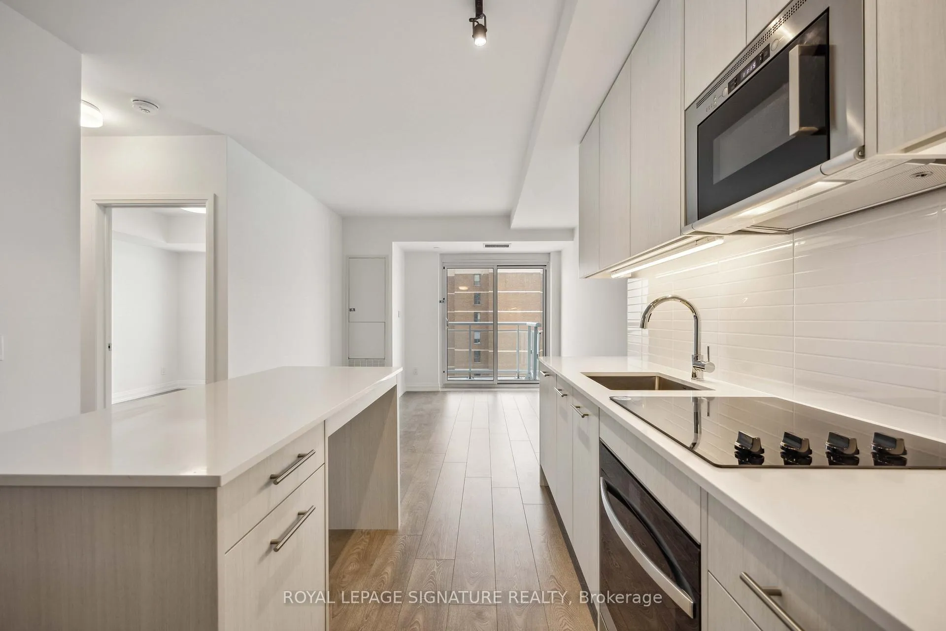 Photo 6 of Unit 2405, 286 Main Street, Toronto, East End-Danforth — HOMEH