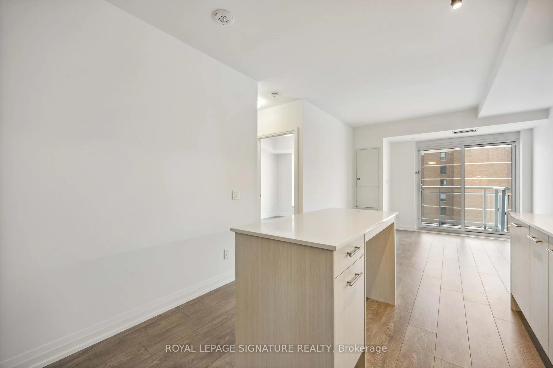 Photo 7 of Unit 2405, 286 Main Street, Toronto, East End-Danforth — HOMEH
