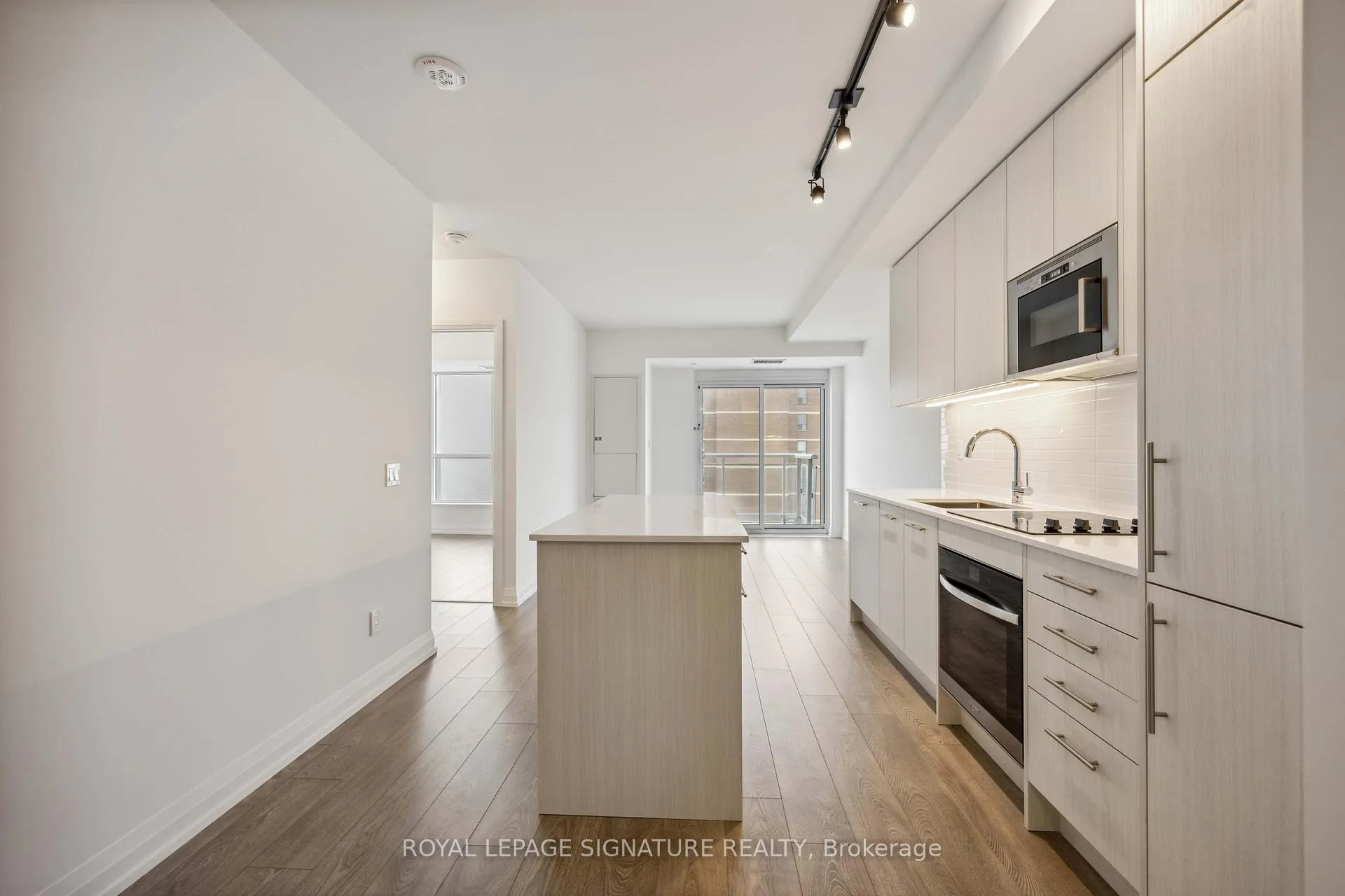 Photo 9 of Unit 2405, 286 Main Street, Toronto, East End-Danforth — HOMEH