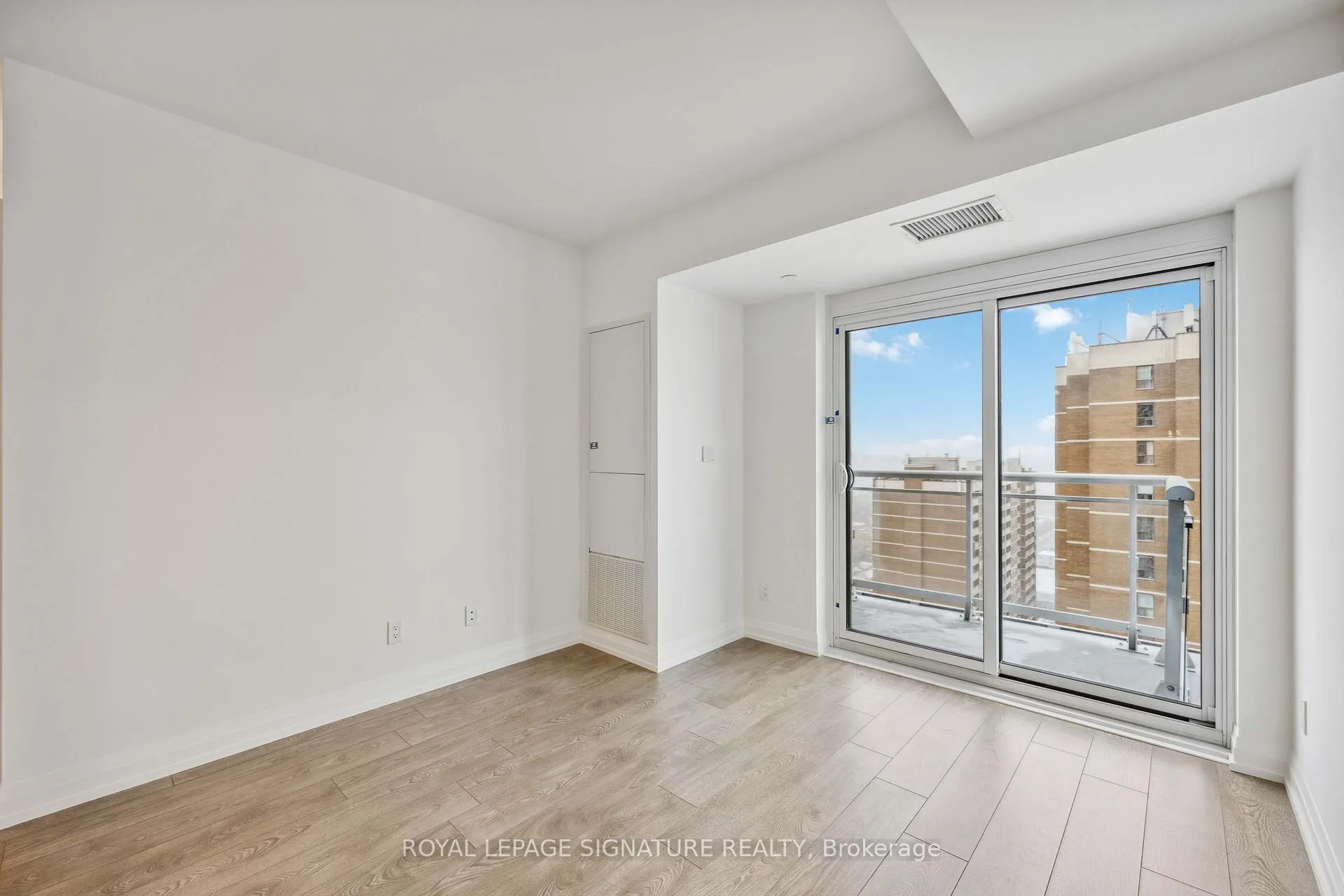 Photo 16 of Unit 2405, 286 Main Street, Toronto, East End-Danforth — HOMEH