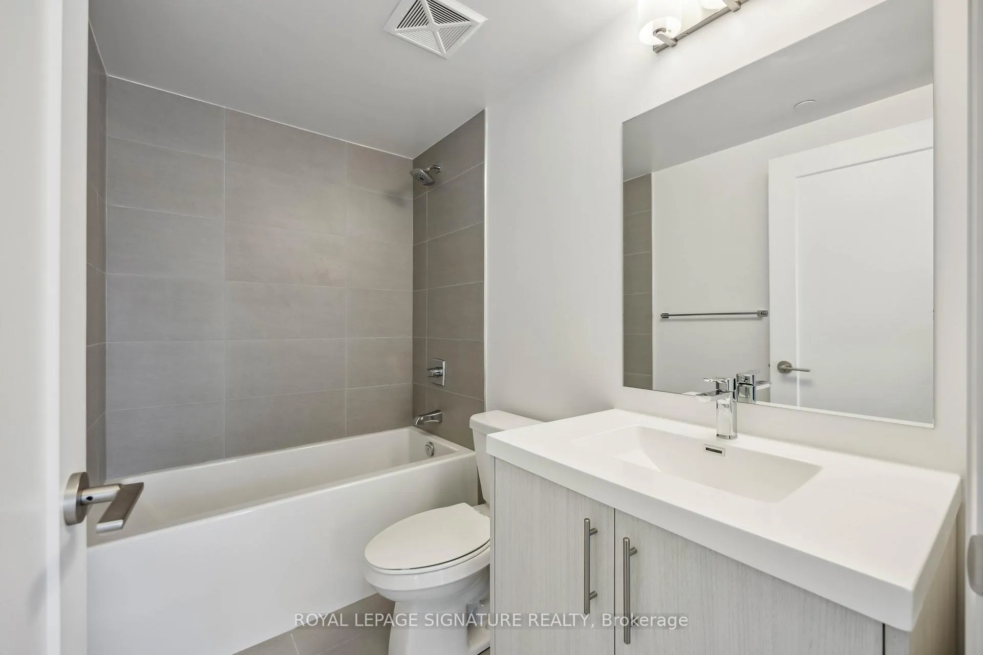 Photo 20 of Unit 2405, 286 Main Street, Toronto, East End-Danforth — HOMEH