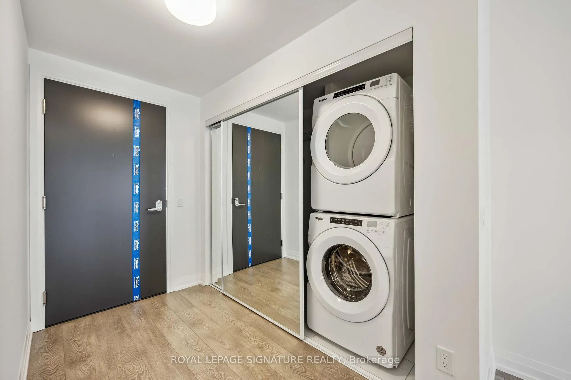 Photo 32 of Unit 2405, 286 Main Street, Toronto, East End-Danforth — HOMEH