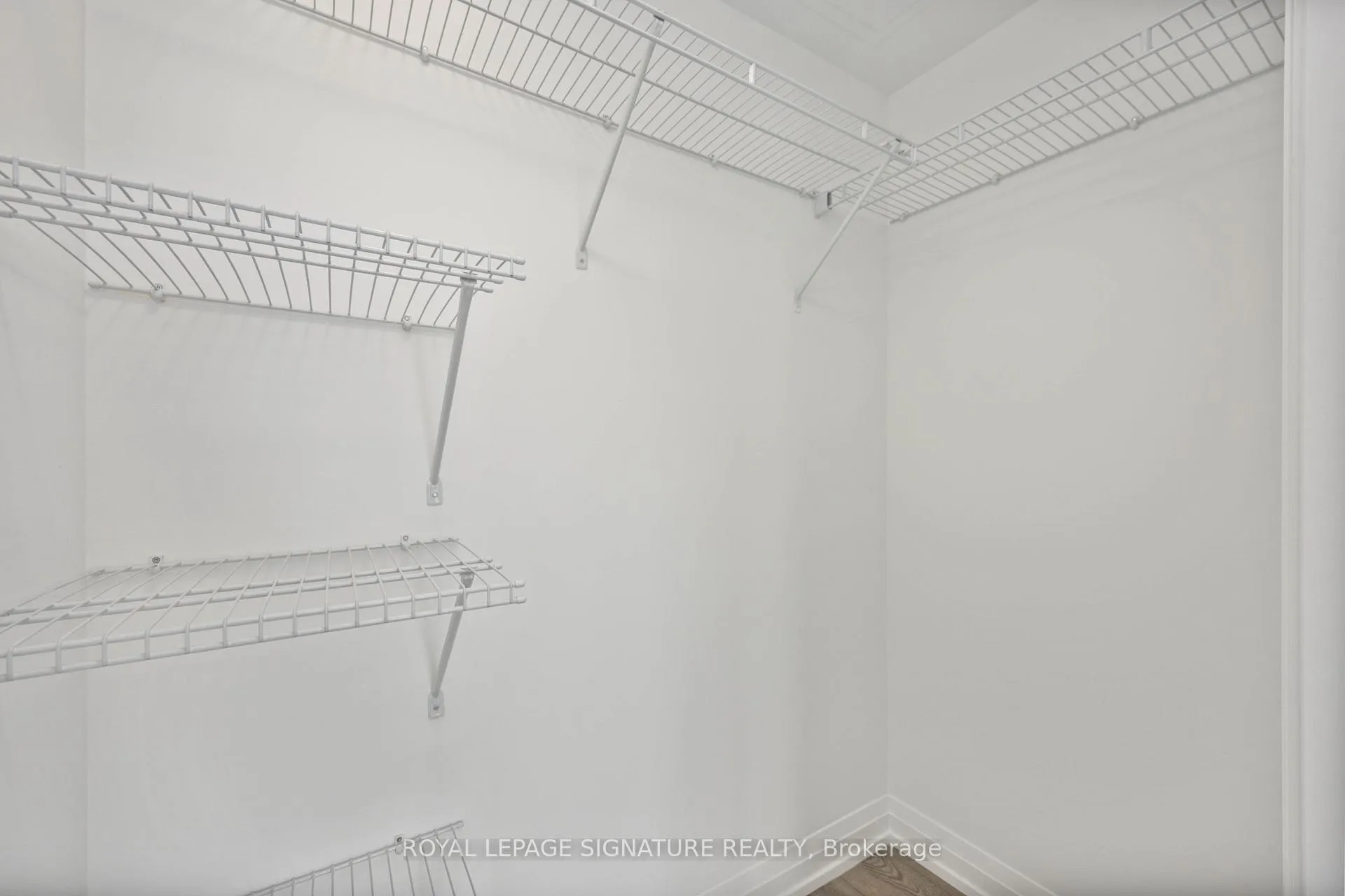 Photo 33 of Unit 2405, 286 Main Street, Toronto, East End-Danforth — HOMEH