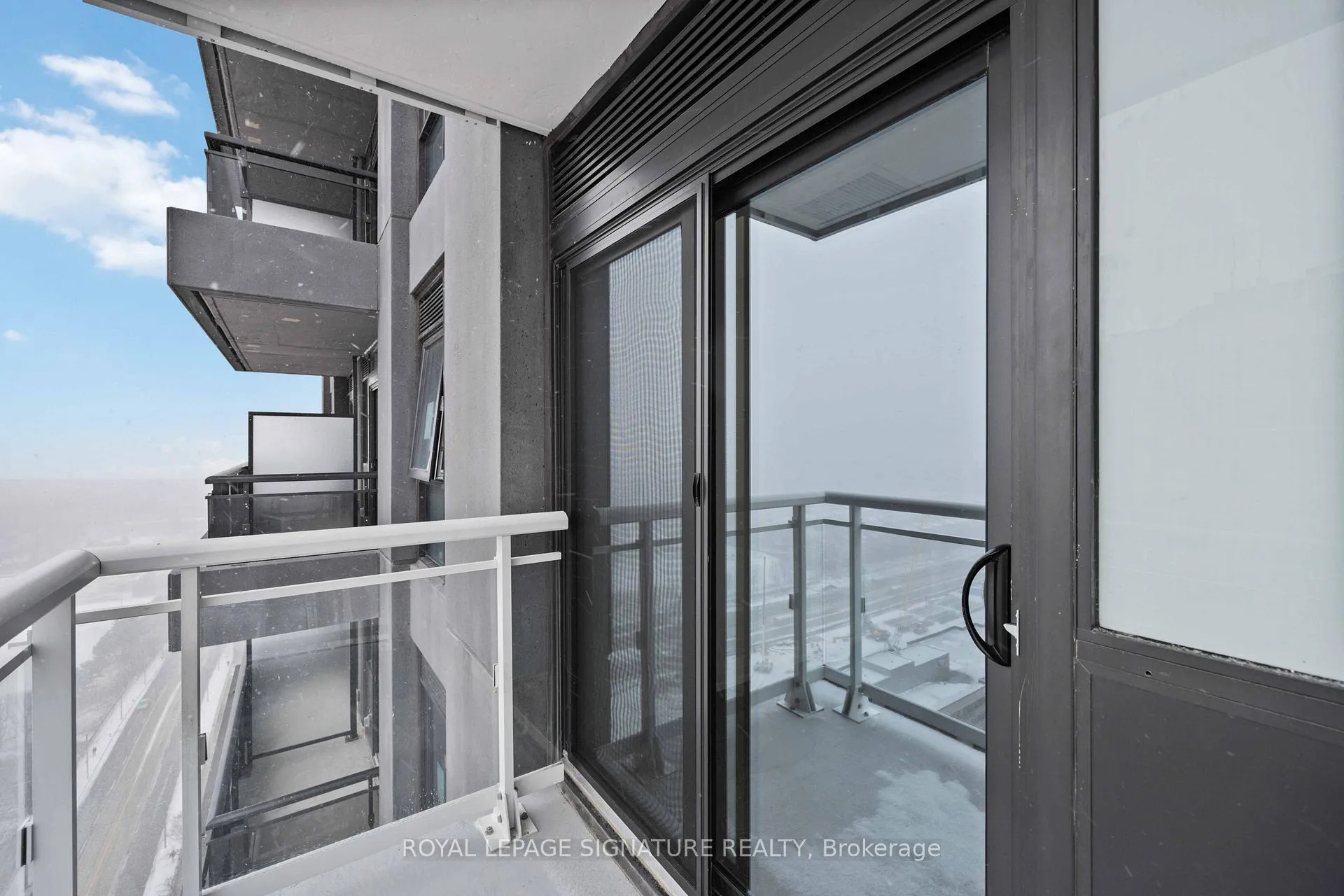 Photo 35 of Unit 2405, 286 Main Street, Toronto, East End-Danforth — HOMEH