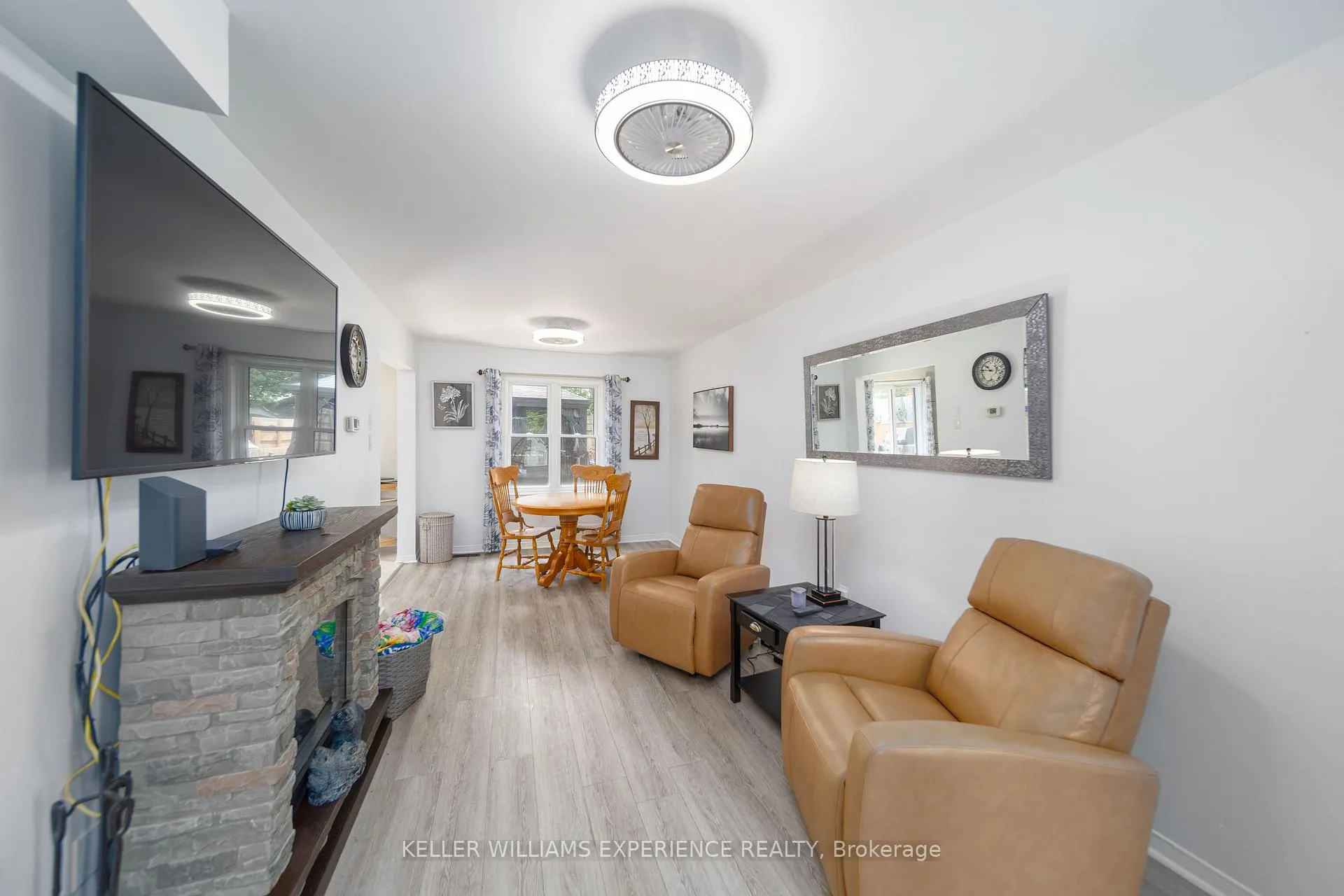 Photo 3 of 93 Athabaska Road, Barrie, Holly — HOMEH
