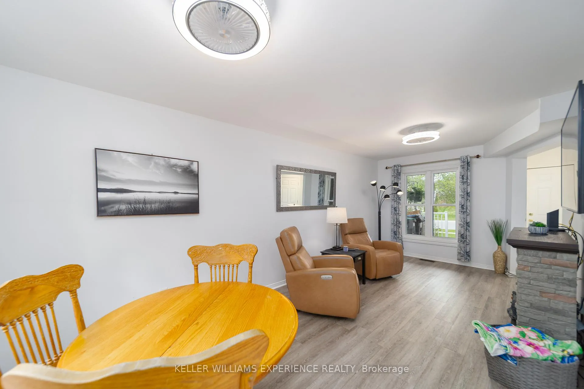 Photo 6 of 93 Athabaska Road, Barrie, Holly — HOMEH