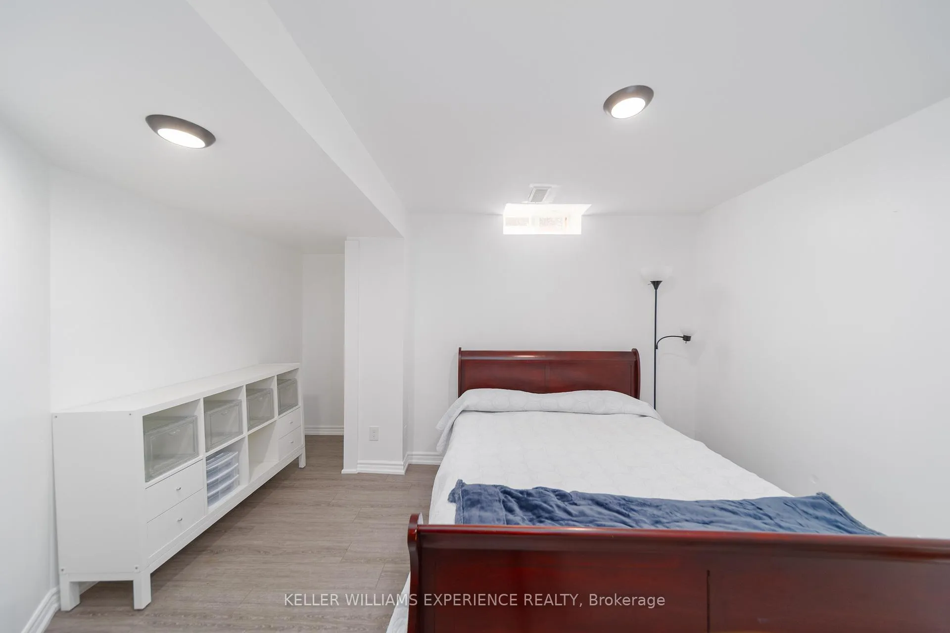 Photo 19 of 93 Athabaska Road, Barrie, Holly — HOMEH