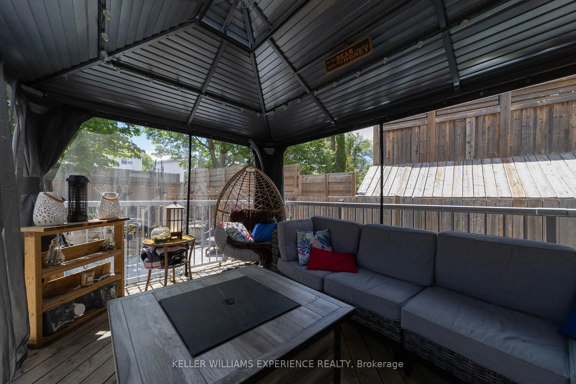 Photo 25 of 93 Athabaska Road, Barrie, Holly — HOMEH
