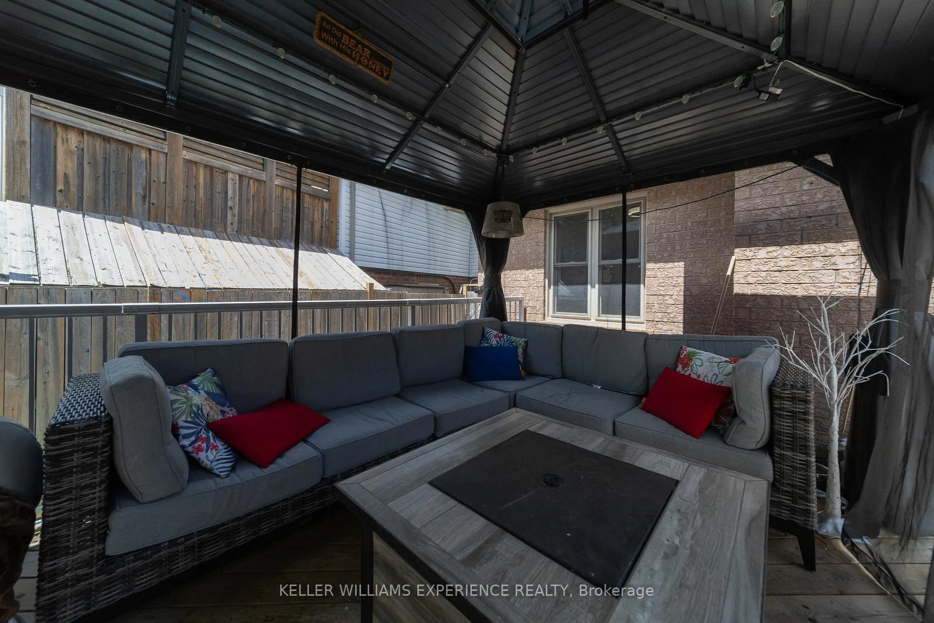 Photo 26 of 93 Athabaska Road, Barrie, Holly — HOMEH