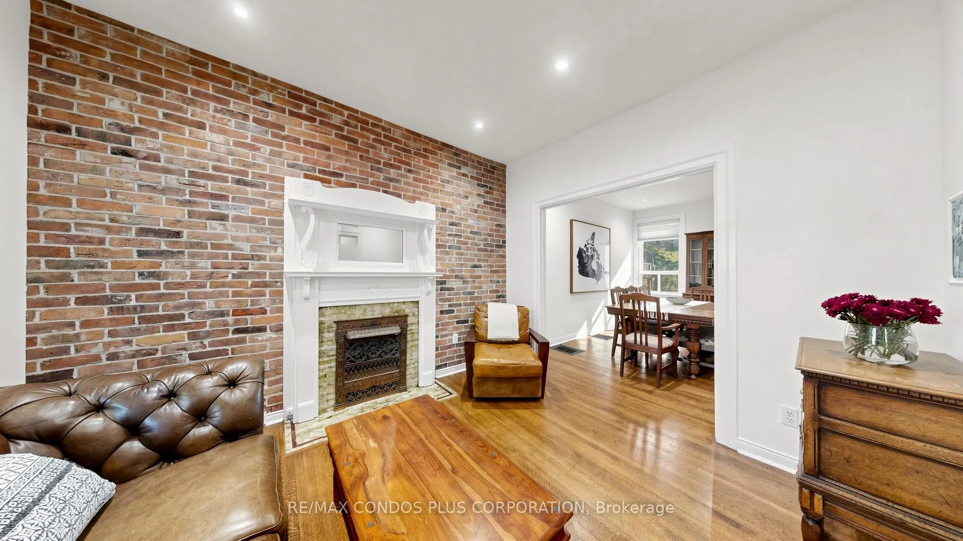 Photo 4 of 212 Albany Avenue, Toronto, The Annex — HOMEH