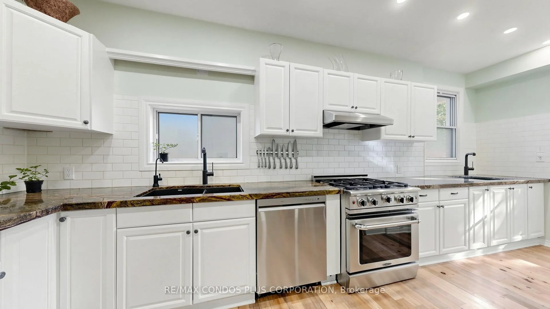 Photo 8 of 212 Albany Avenue, Toronto, The Annex — HOMEH