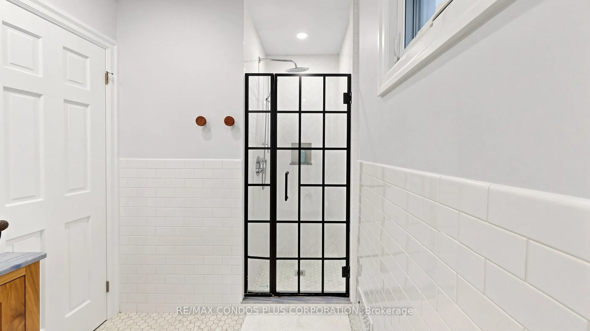 Photo 20 of 212 Albany Avenue, Toronto, The Annex — HOMEH