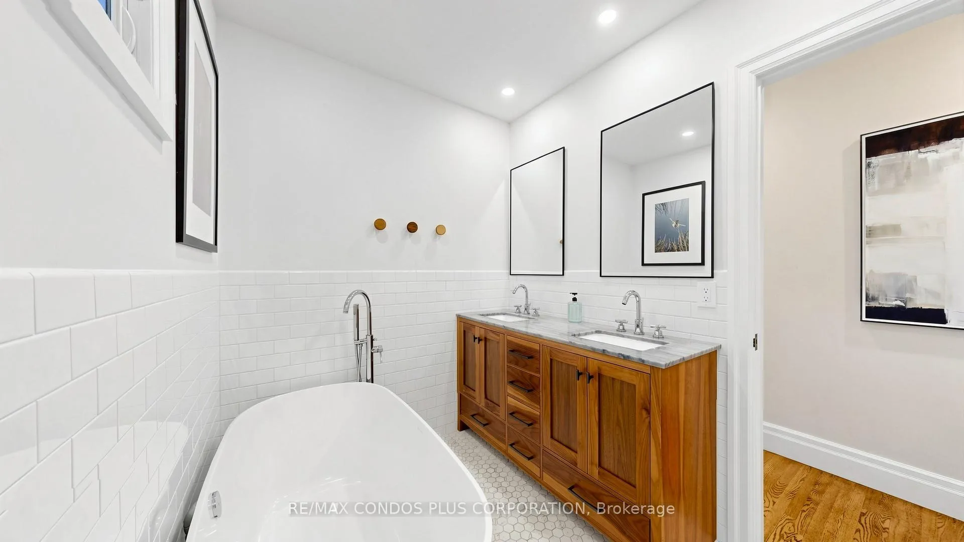 Photo 21 of 212 Albany Avenue, Toronto, The Annex — HOMEH