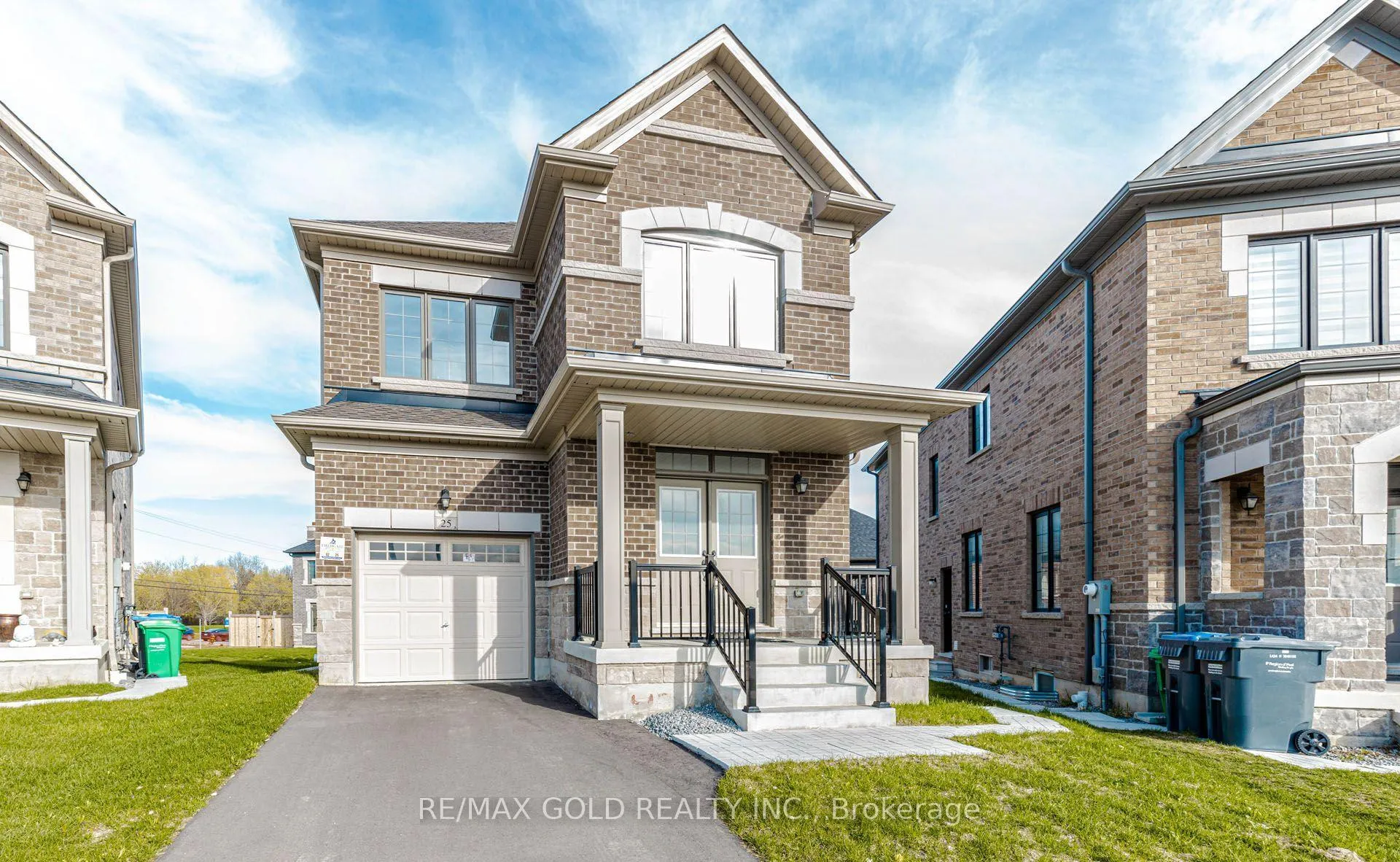 Photo 2 of 25 Sapwood Crescent, Brampton, Snelgrove — HOMEH