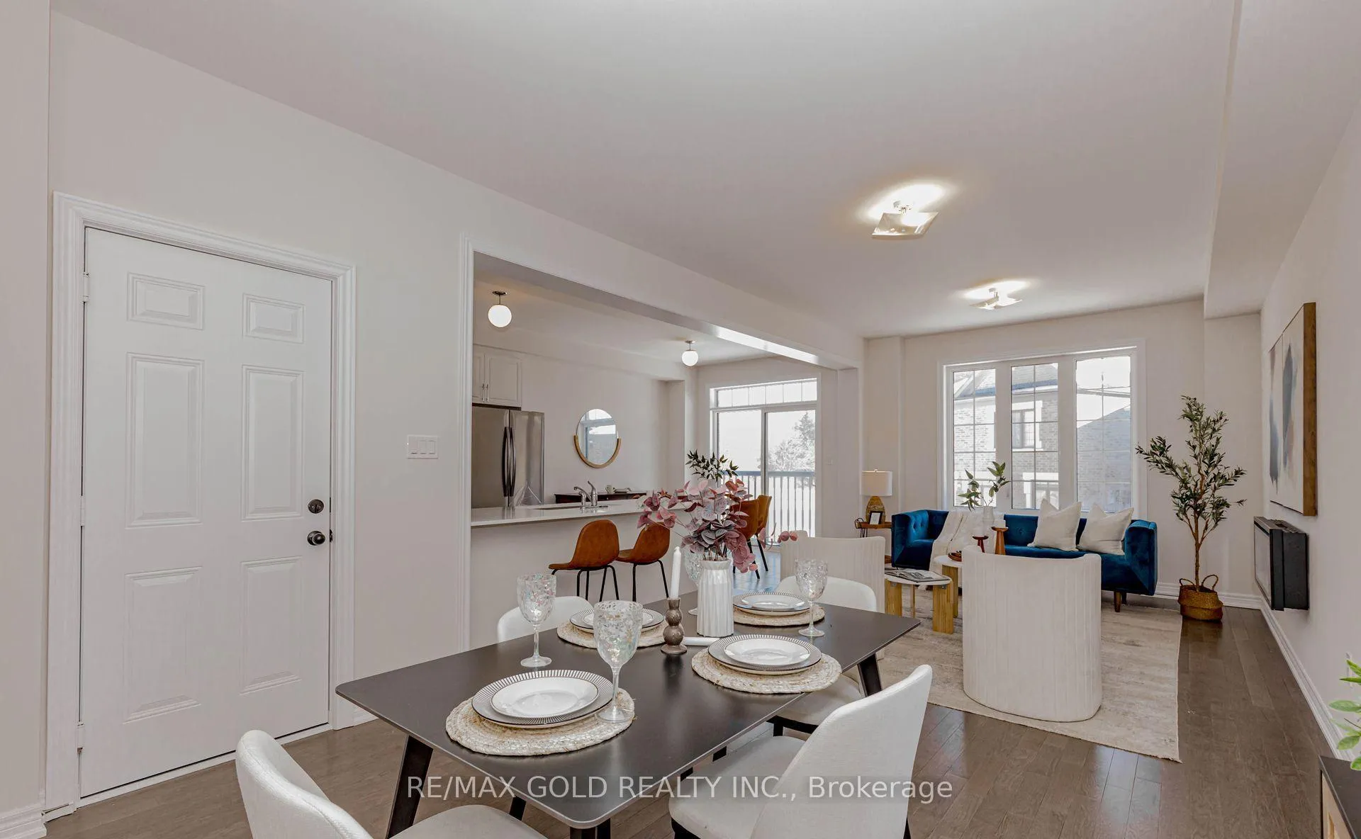 Photo 7 of 25 Sapwood Crescent, Brampton, Snelgrove — HOMEH