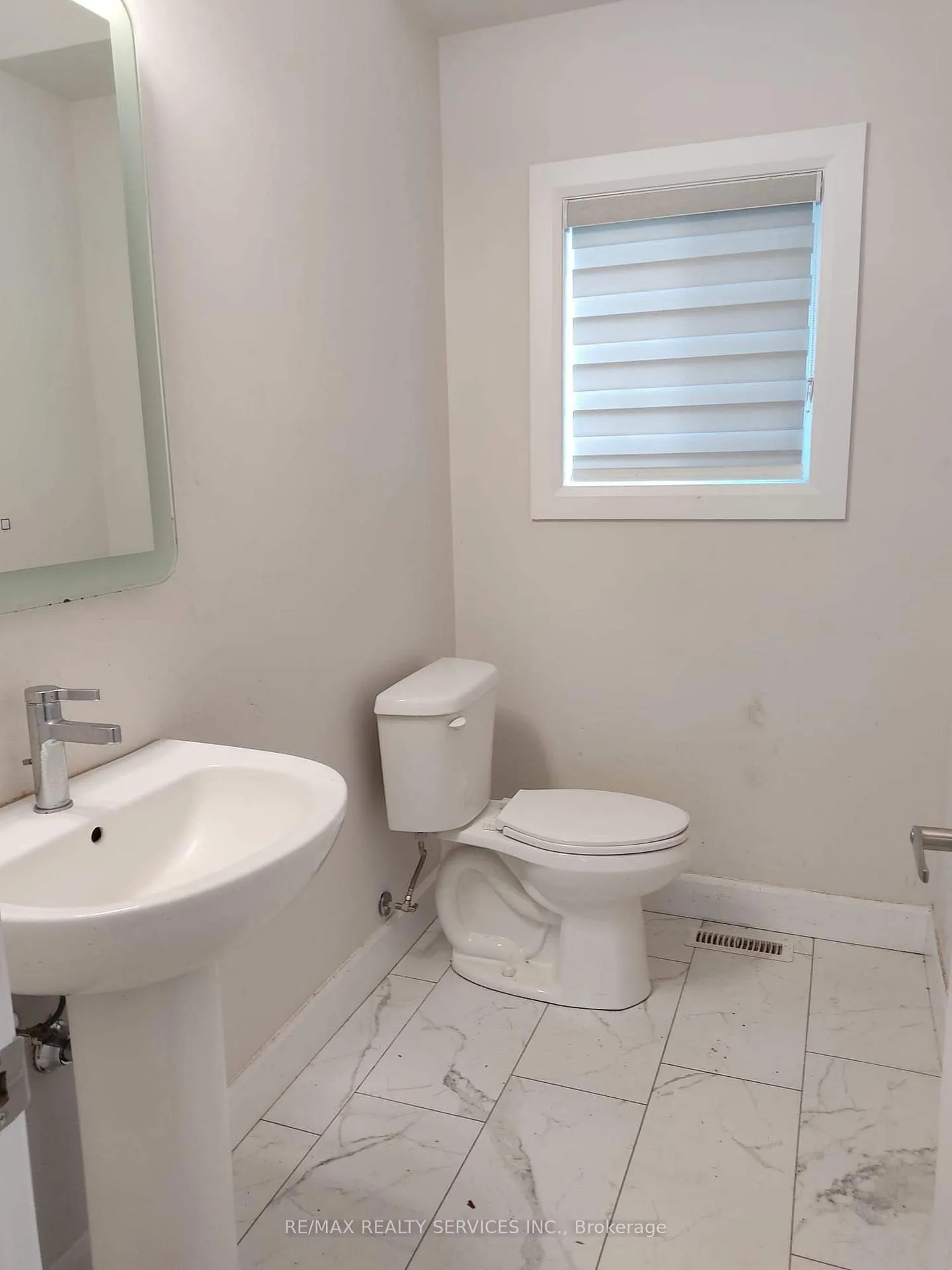 Photo 26 of 1573 Dylan Street, London, East D — HOMEH
