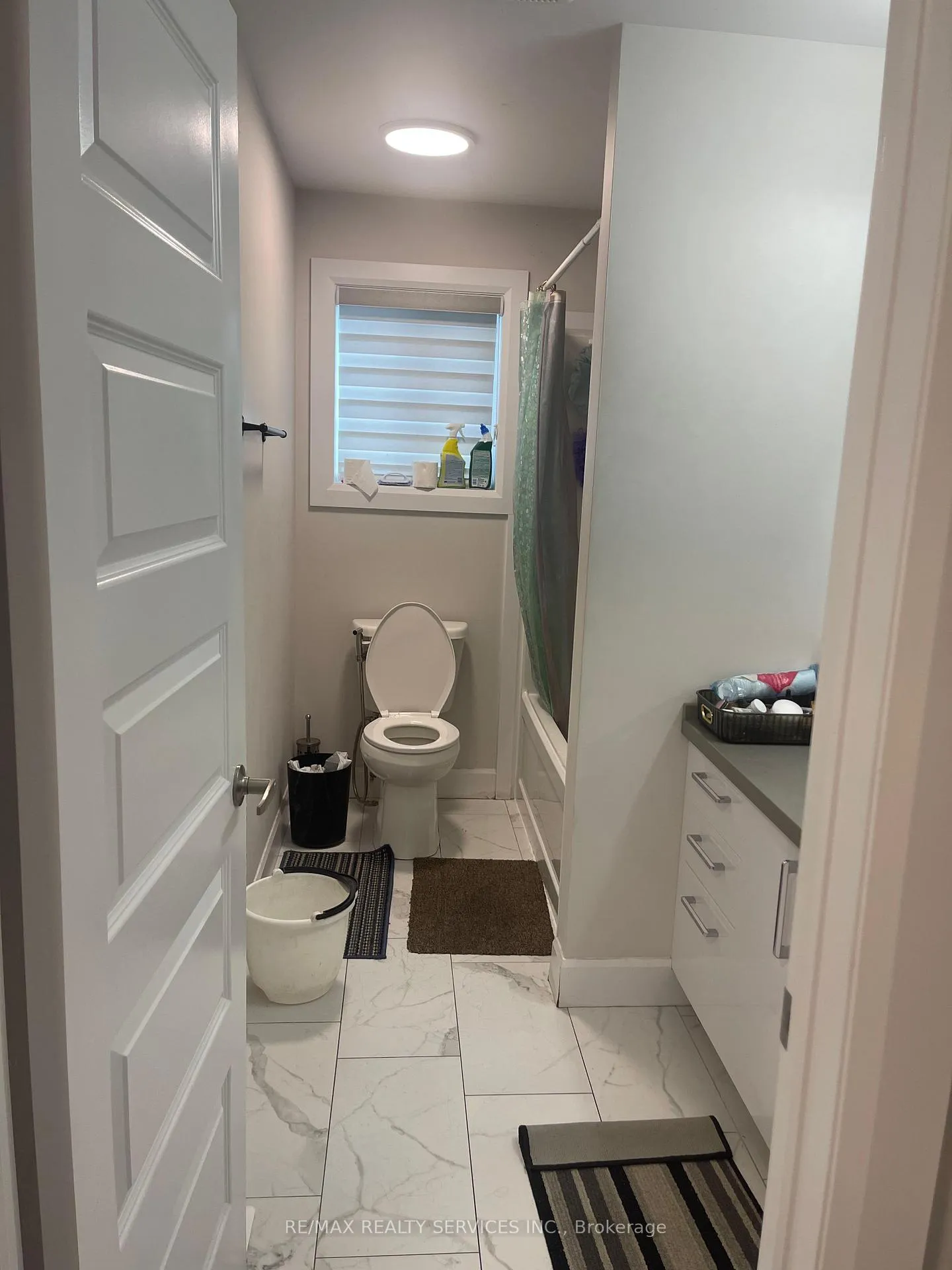 Photo 17 of 1573 Dylan Street, London, East D — HOMEH