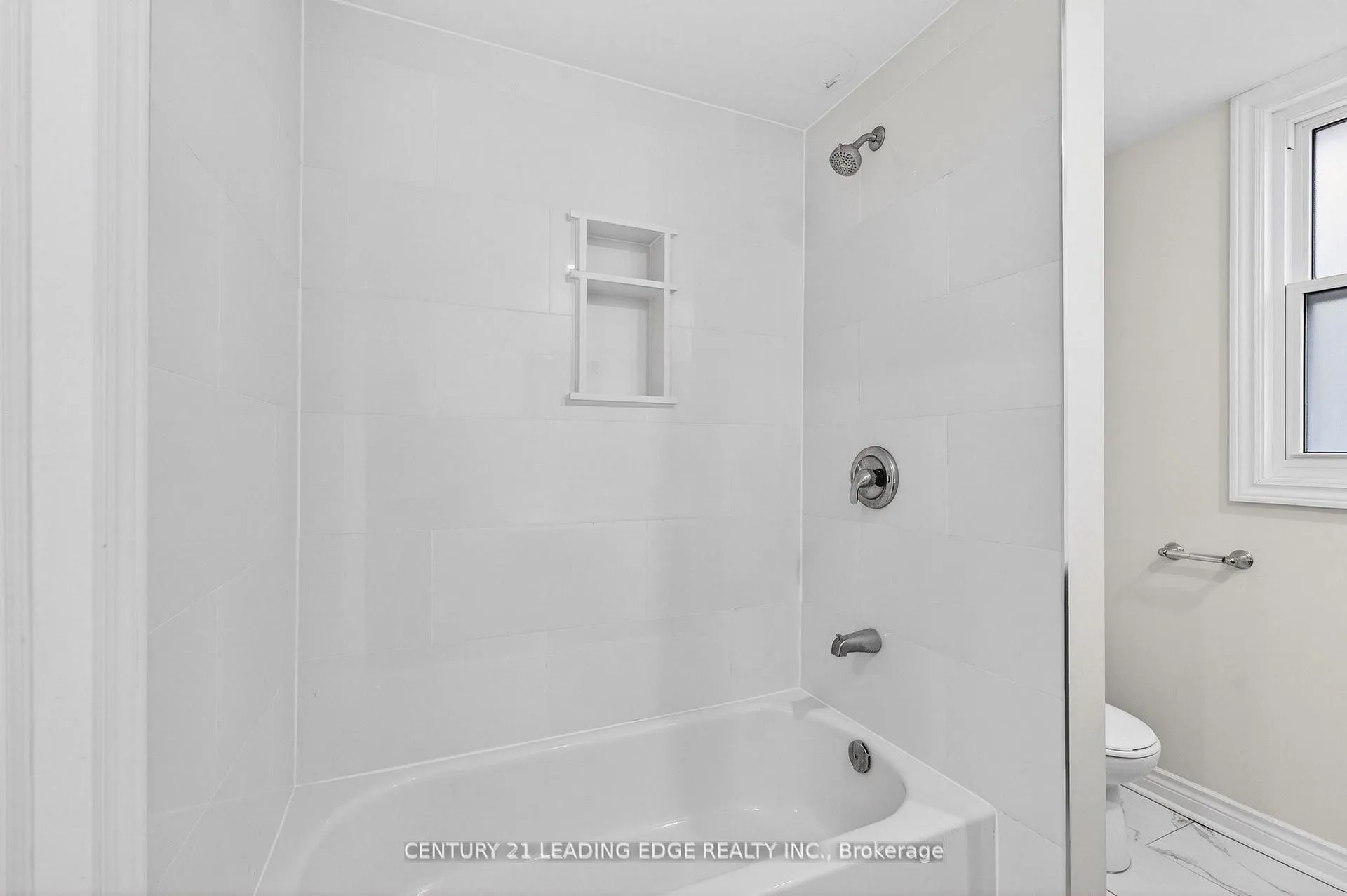 Photo 35 of 90 Park Road S, Oshawa, Vanier — HOMEH
