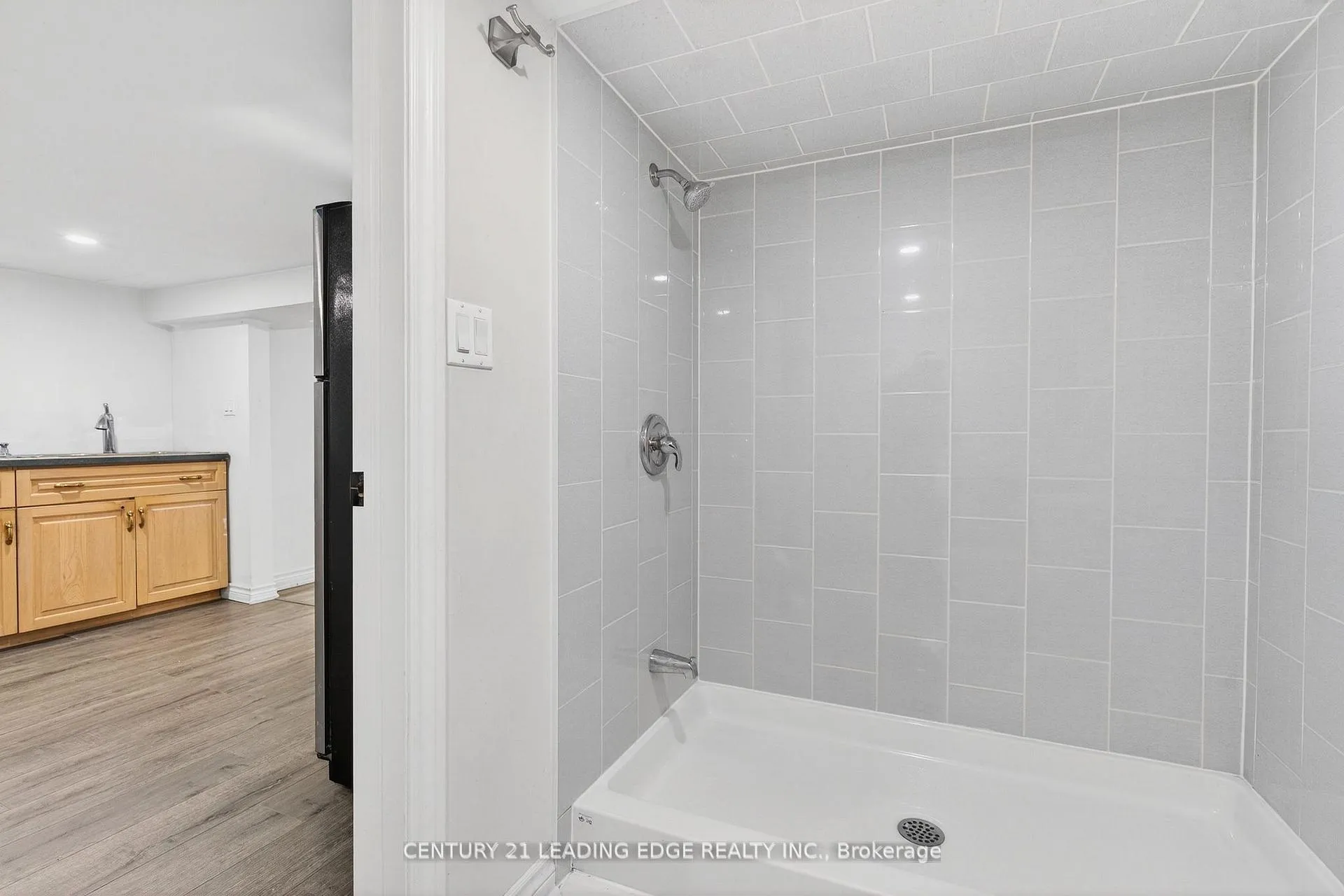 Photo 41 of 90 Park Road S, Oshawa, Vanier — HOMEH