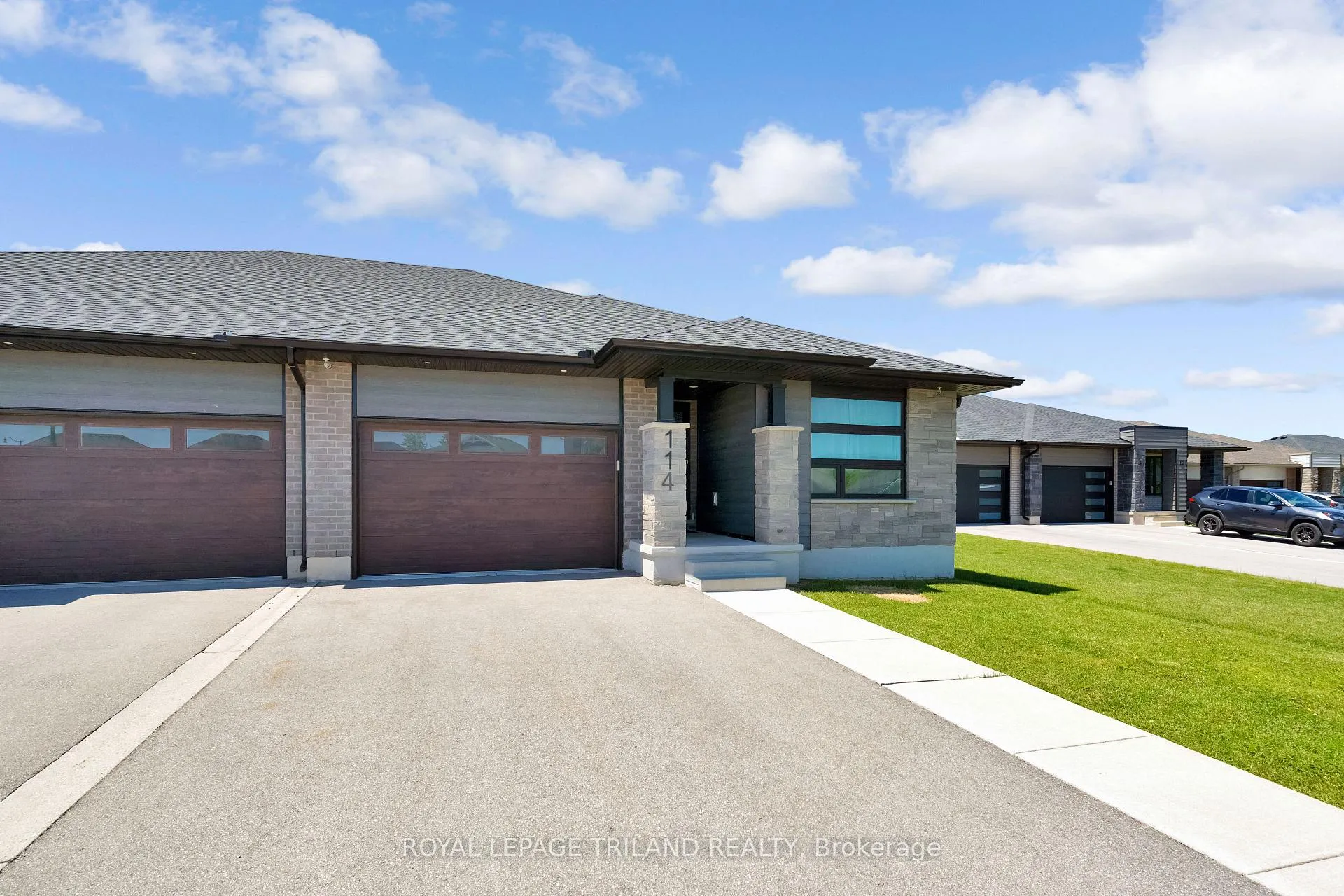 Photo 3 of 114 Benjamin Parkway, St. Thomas — HOMEH