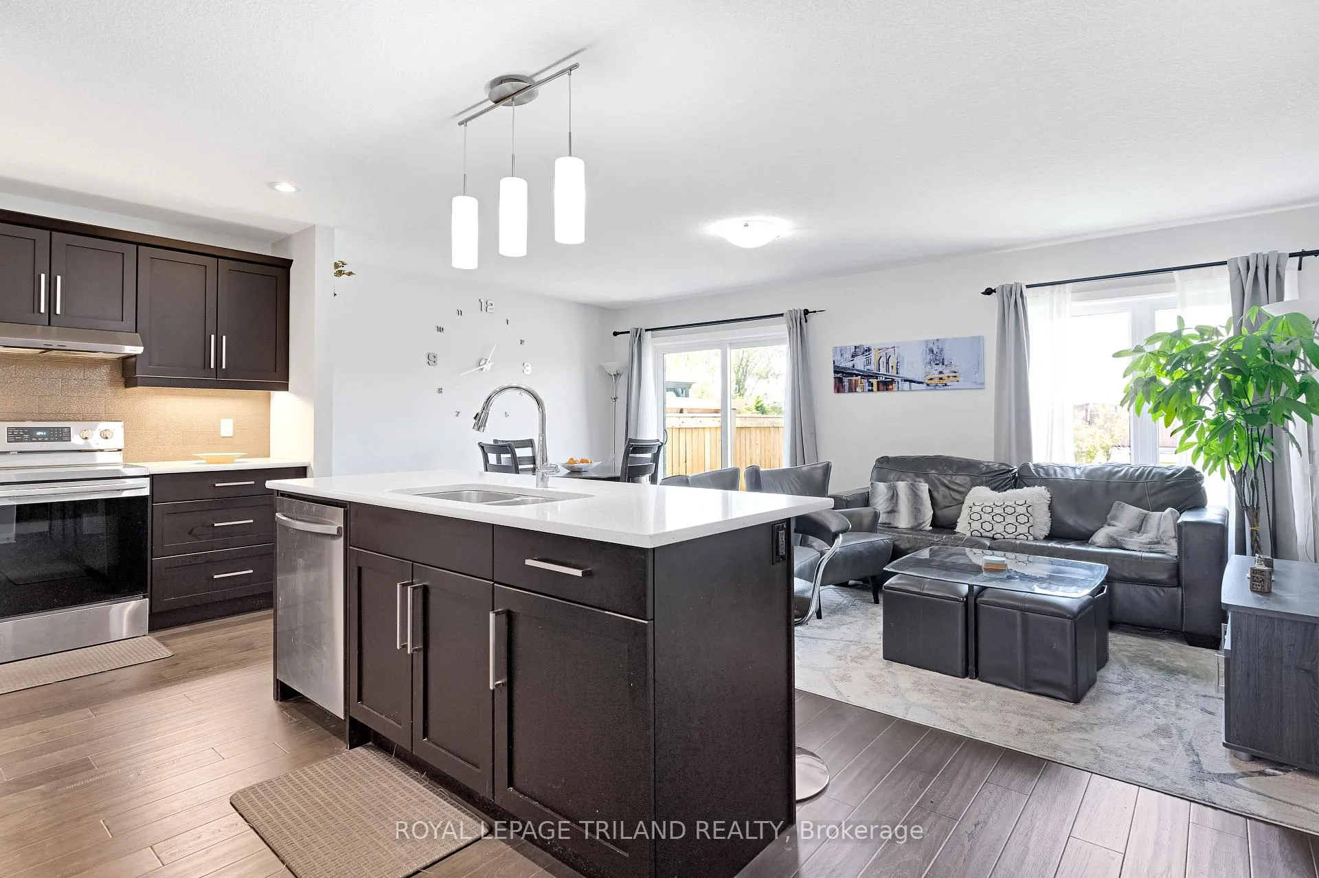 Photo 5 of 114 Benjamin Parkway, St. Thomas — HOMEH