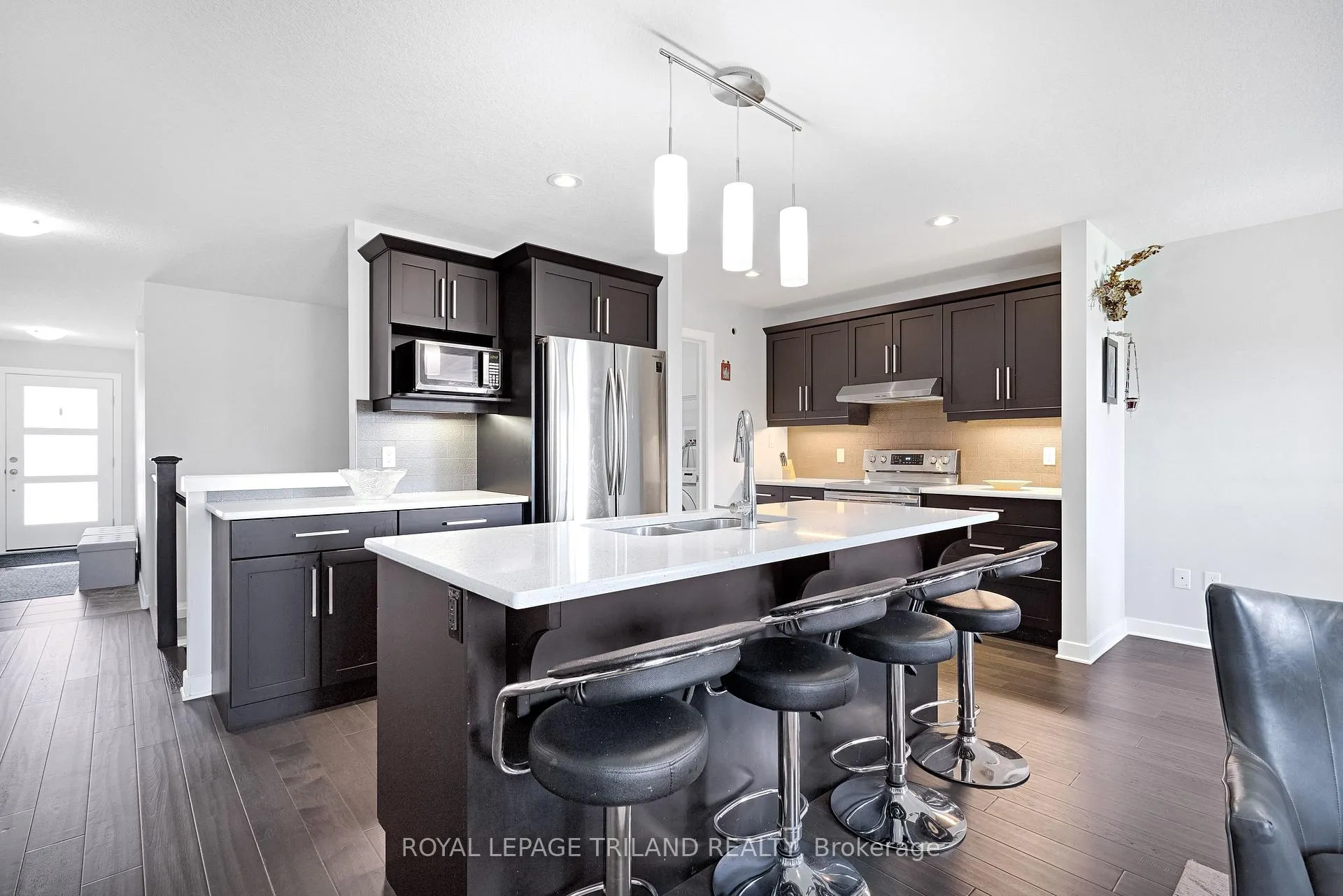 Photo 8 of 114 Benjamin Parkway, St. Thomas — HOMEH