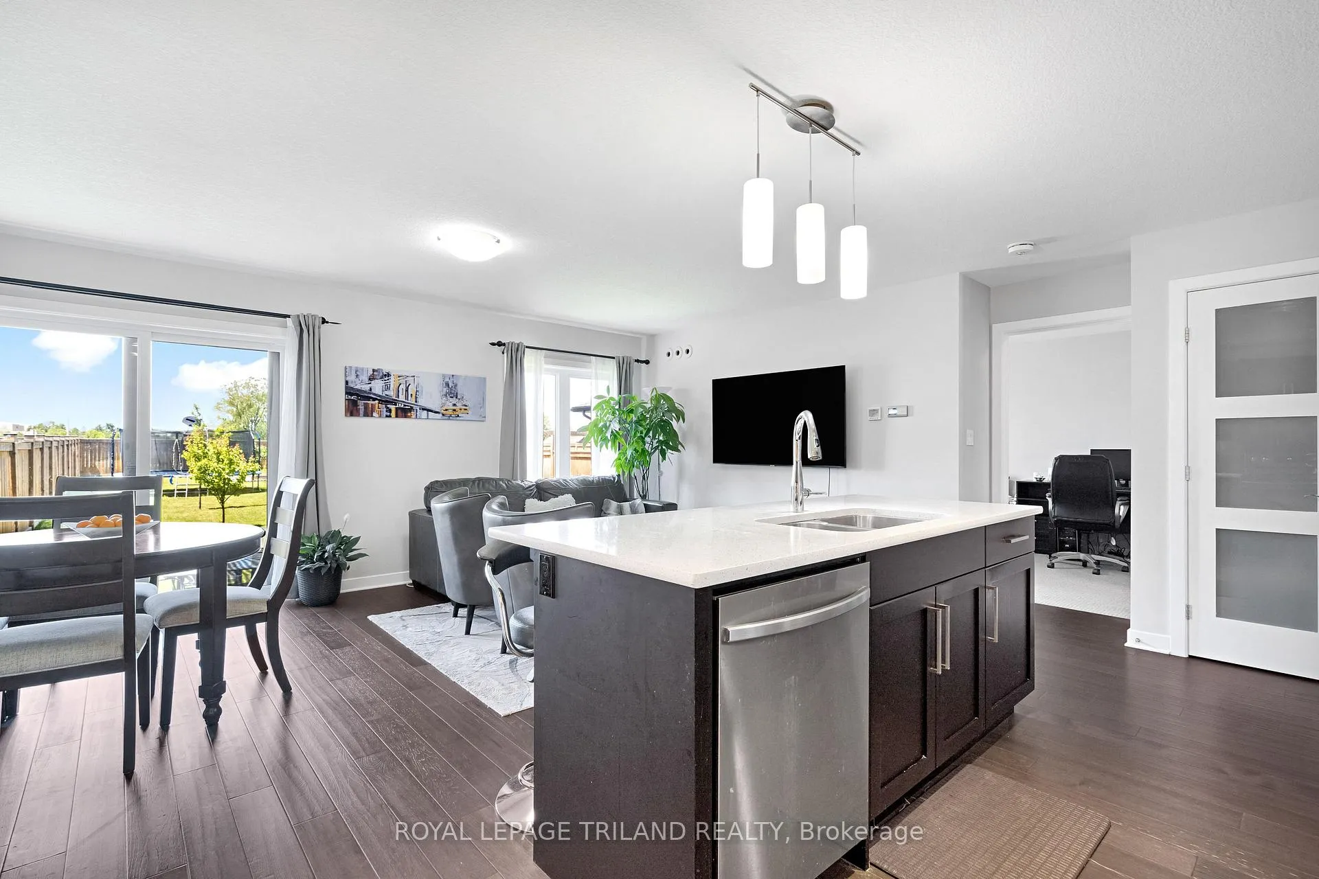 Photo 13 of 114 Benjamin Parkway, St. Thomas — HOMEH