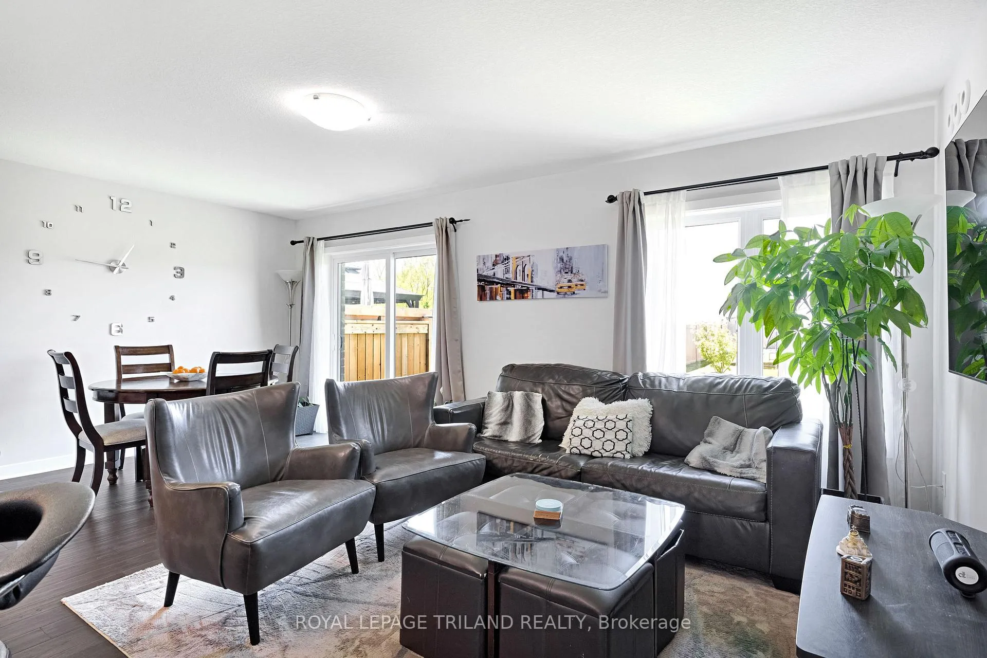 Photo 16 of 114 Benjamin Parkway, St. Thomas — HOMEH