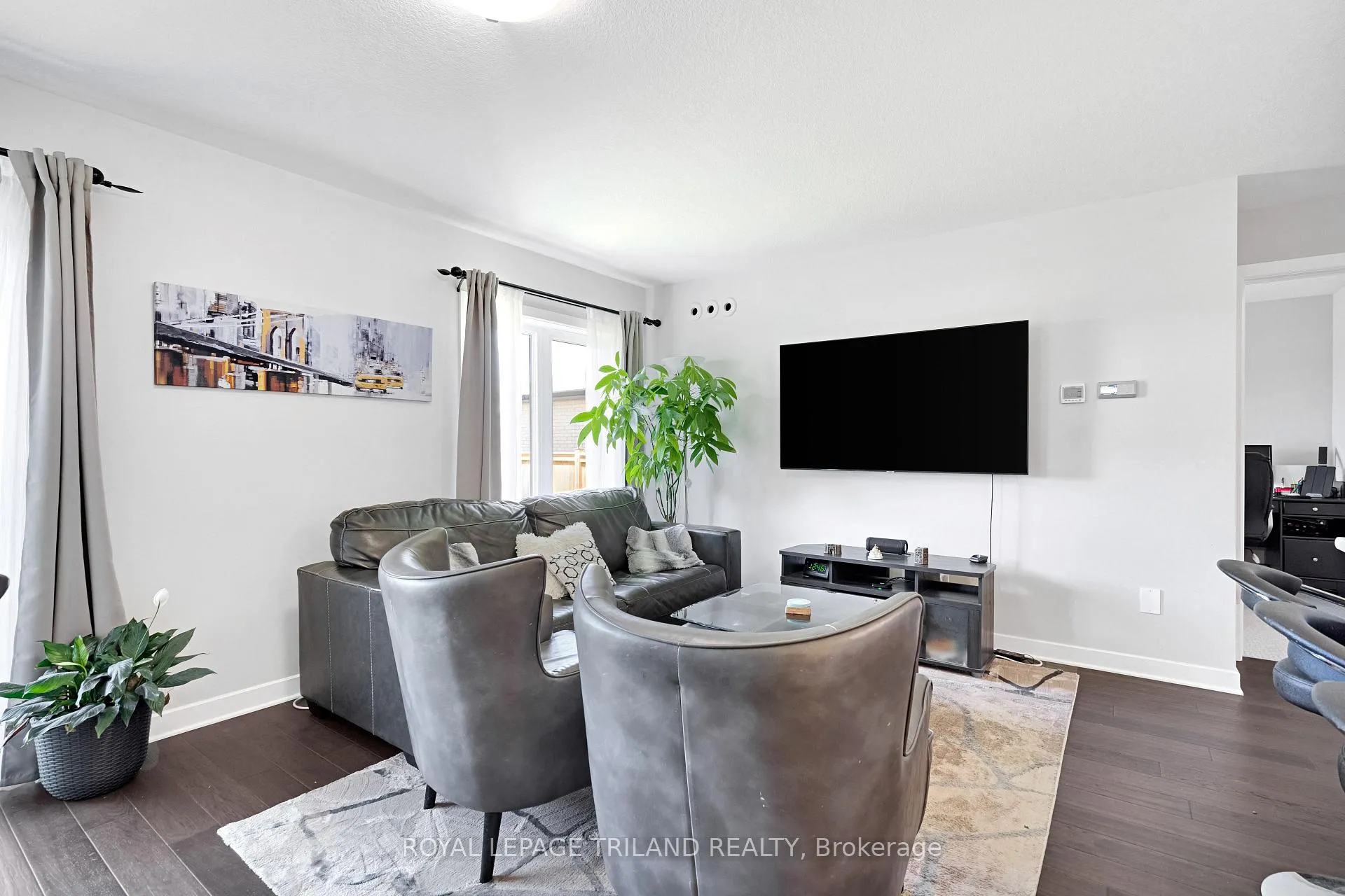 Photo 17 of 114 Benjamin Parkway, St. Thomas — HOMEH