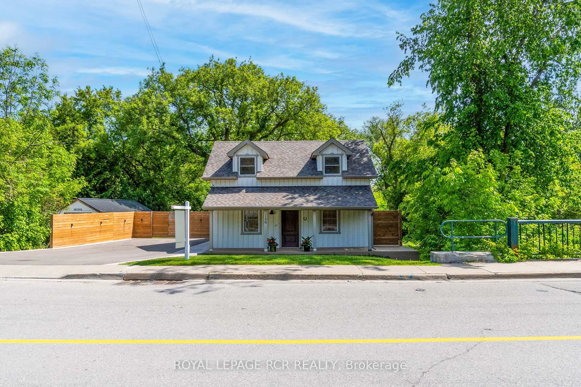 Photo 2 of 136 Main Street, King, Schomberg — HOMEH