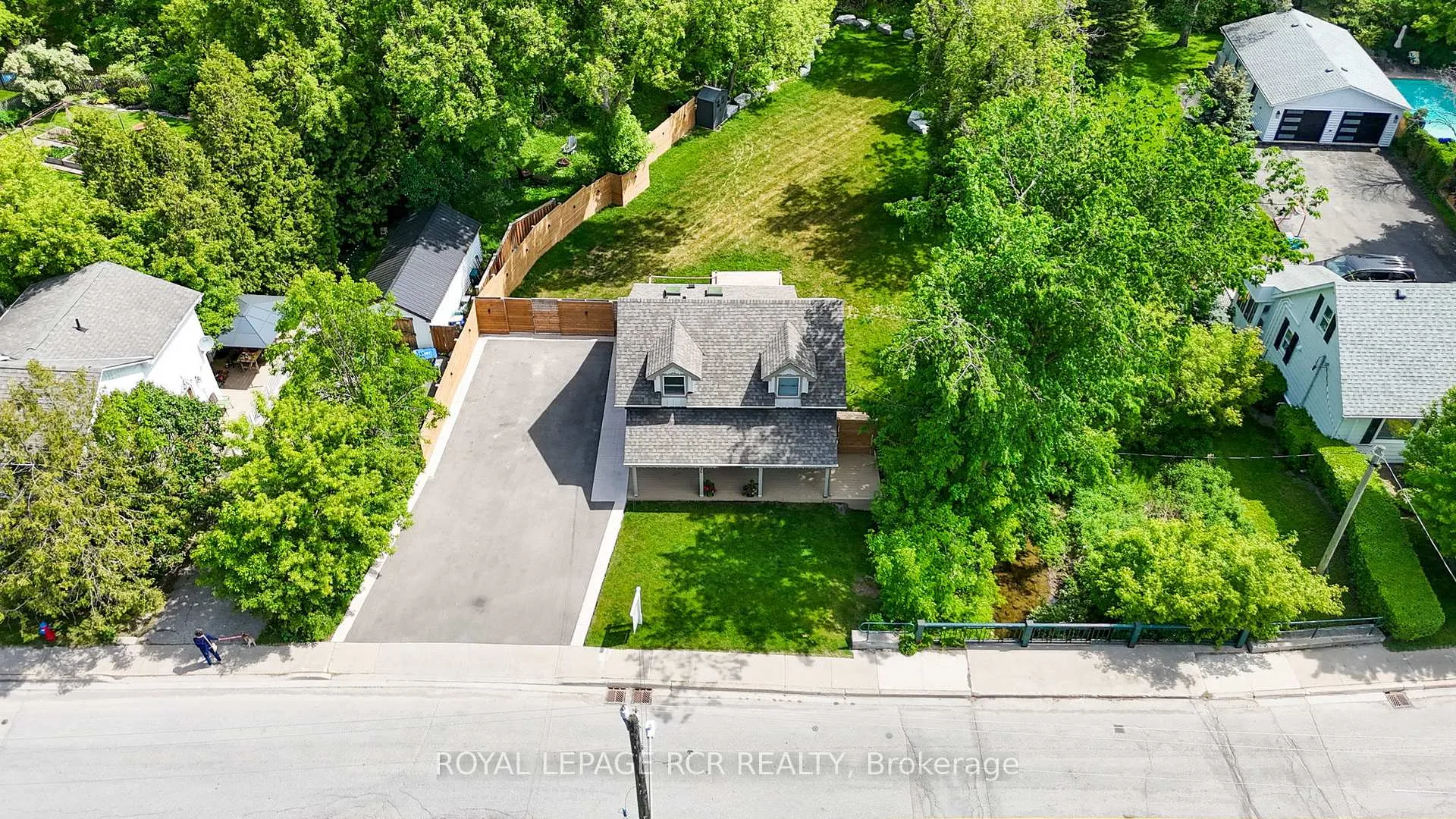 Photo 3 of 136 Main Street, King, Schomberg — HOMEH