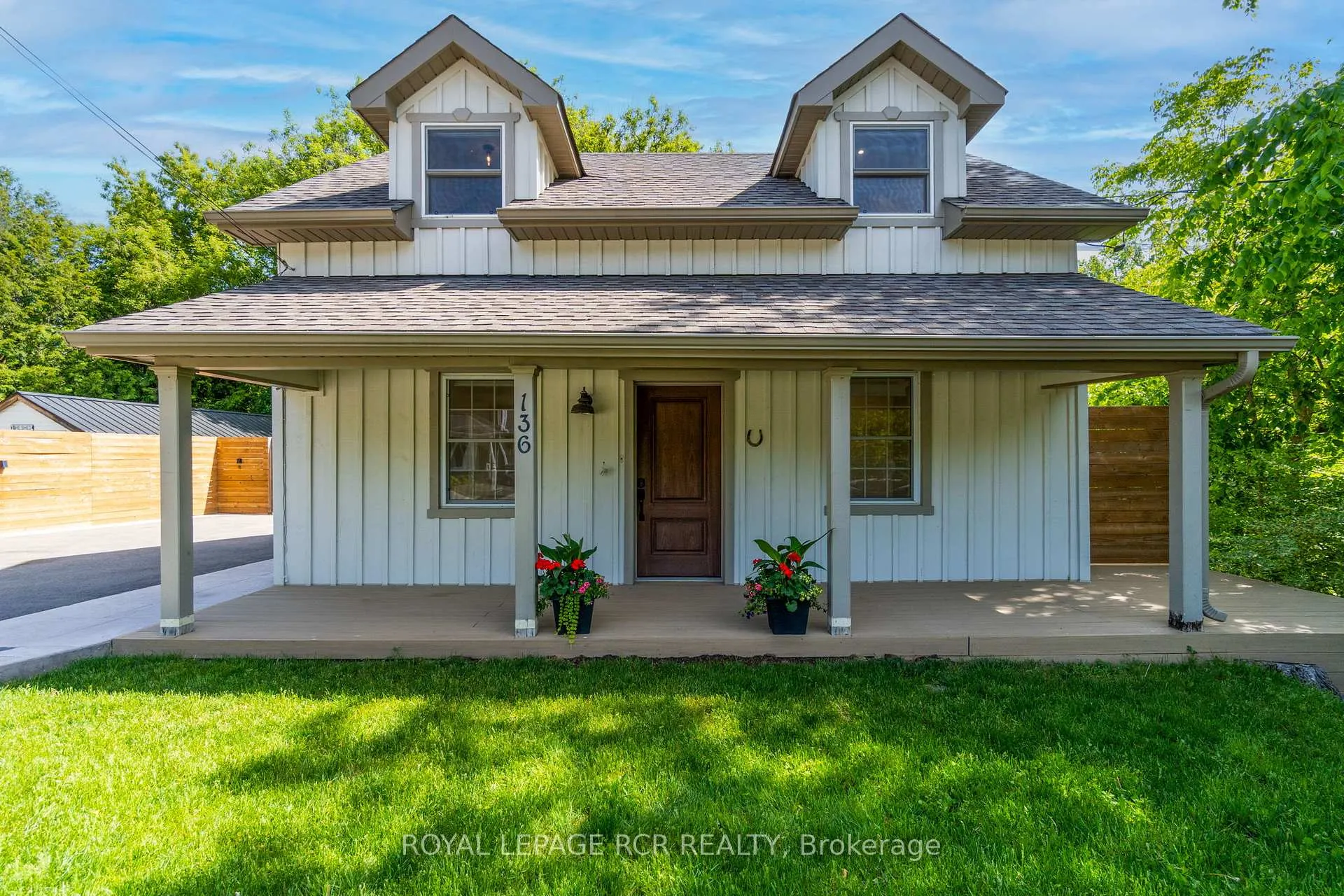 Photo 31 of 136 Main Street, King, Schomberg — HOMEH