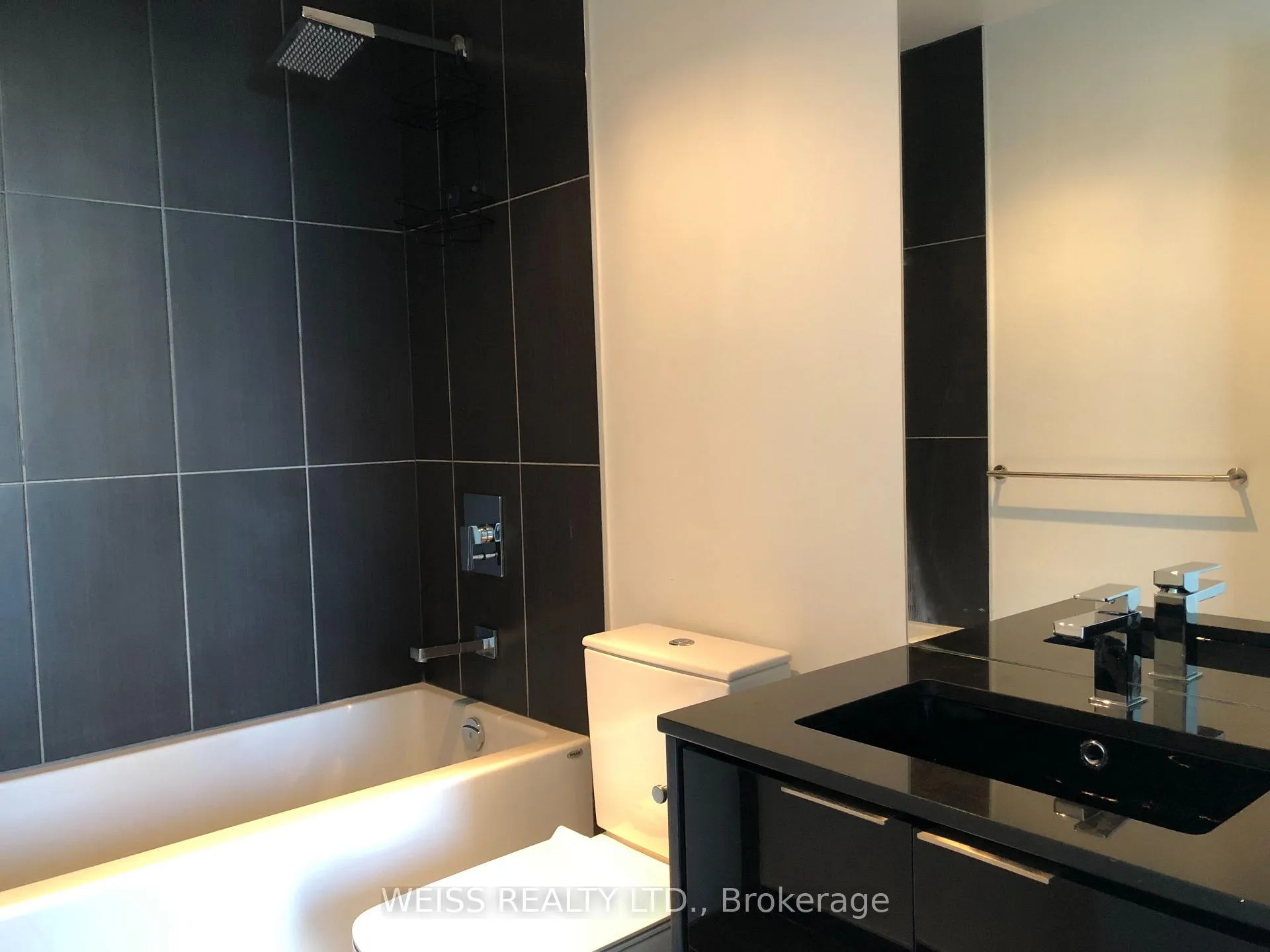 Photo 4 of Unit 1815, 70 Temperance Street, Toronto, Bay Street Corridor — HOMEH