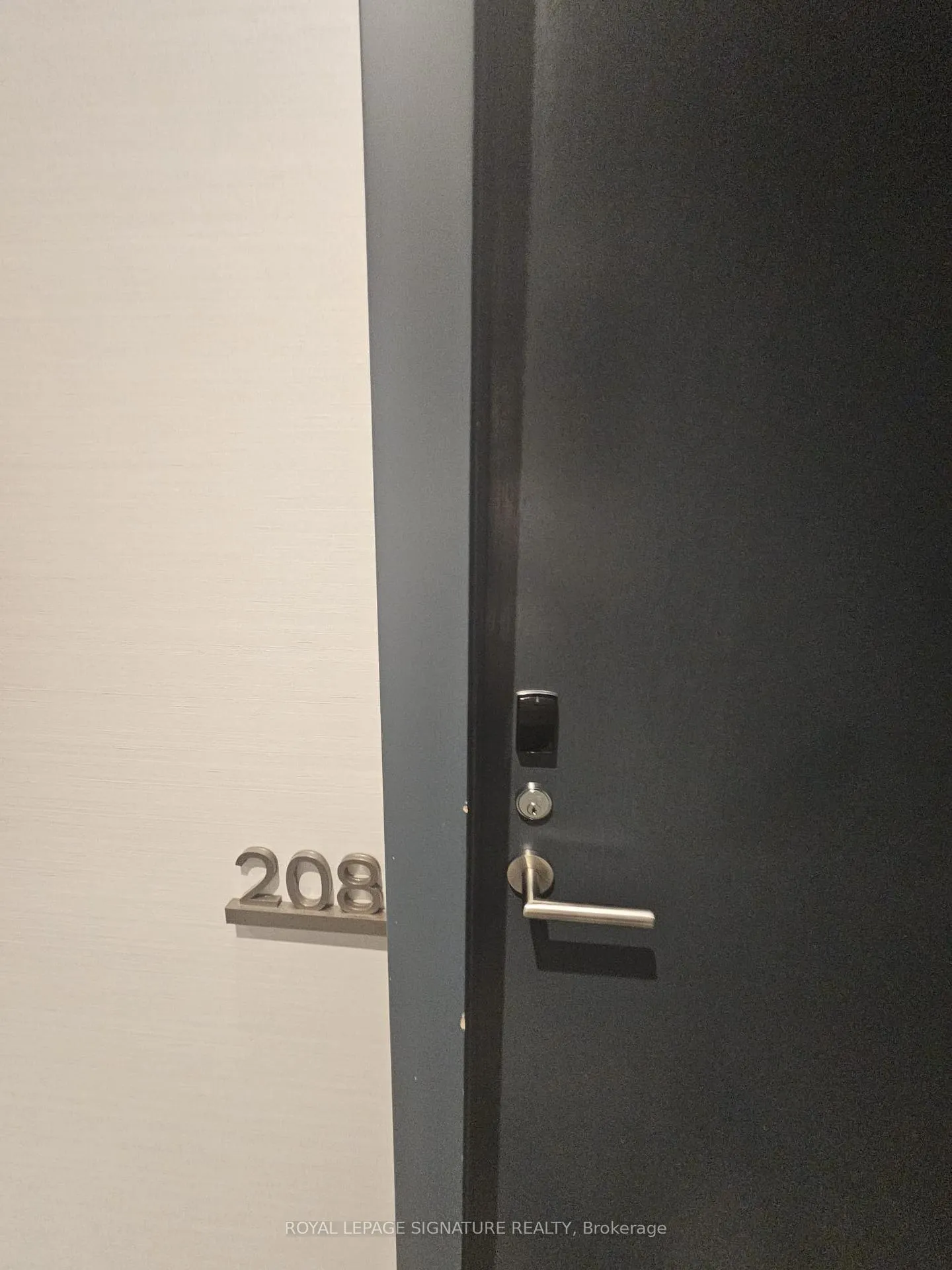 Photo 5 of Unit 208, 65 Broadway Avenue, Toronto, Mount Pleasant West — HOMEH