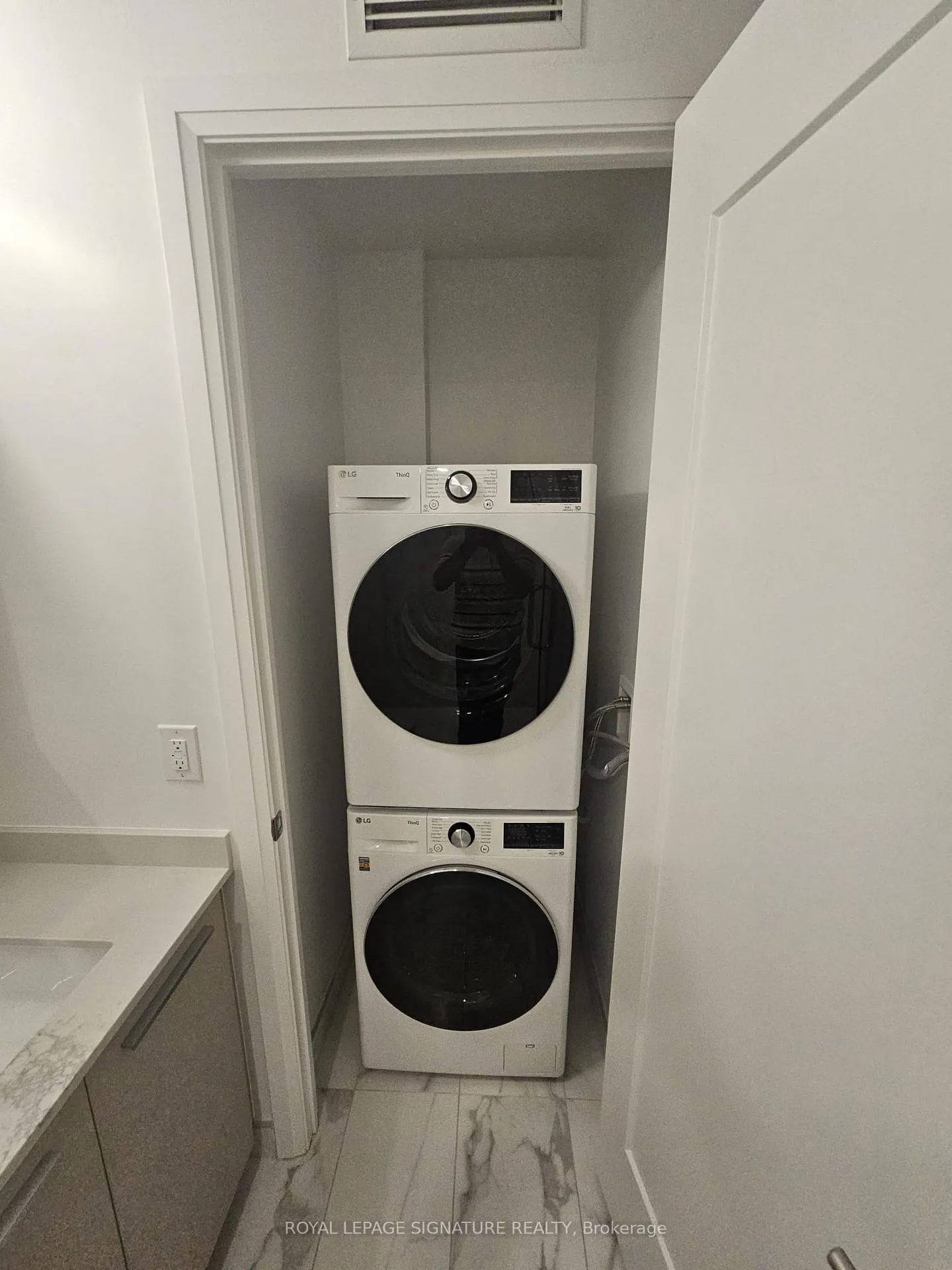 Photo 12 of Unit 208, 65 Broadway Avenue, Toronto, Mount Pleasant West — HOMEH